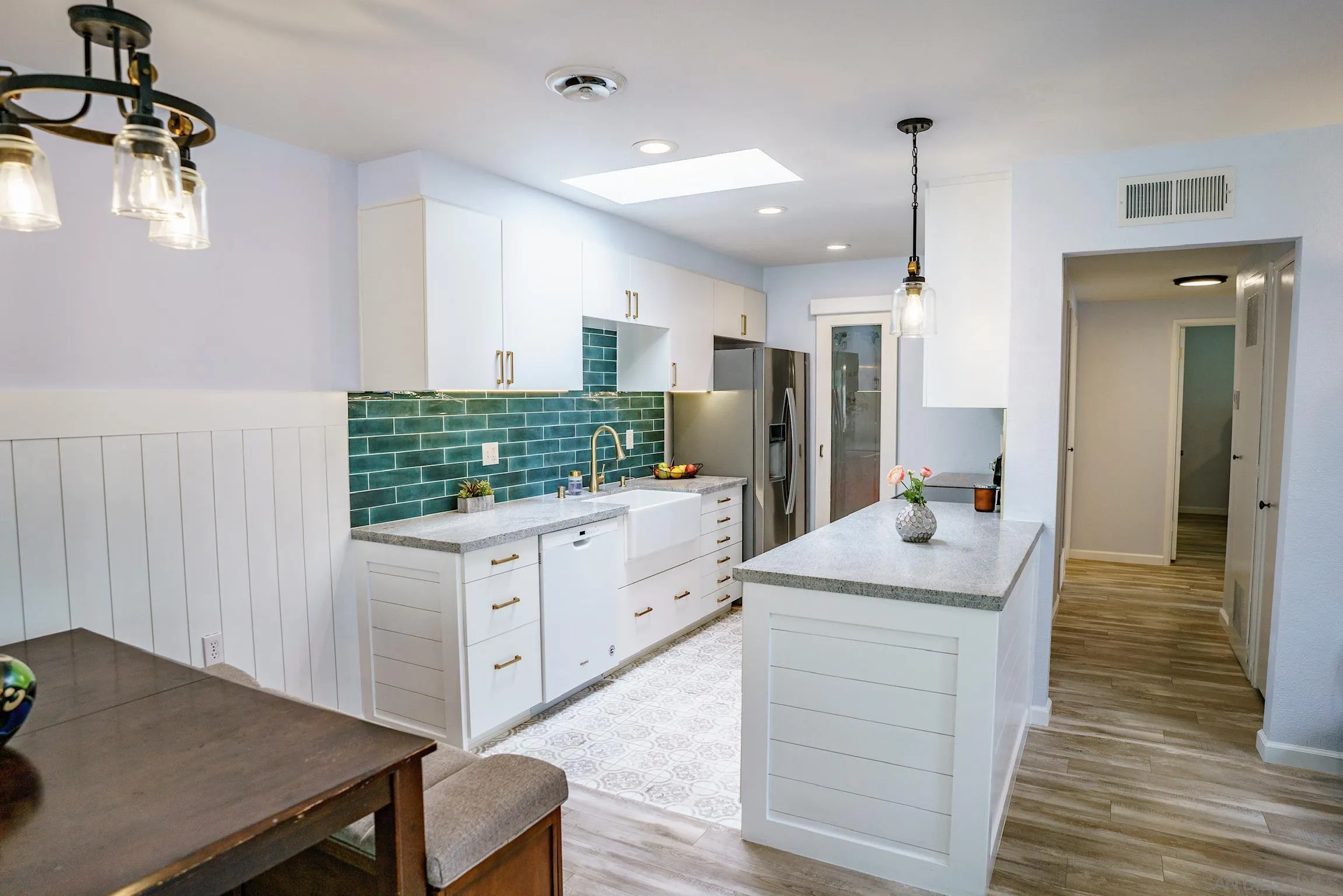 https://cdn.realtyfeed.com/cdn/127/240009432/83c3760cb3641dd11e170d434a0c8007.webp