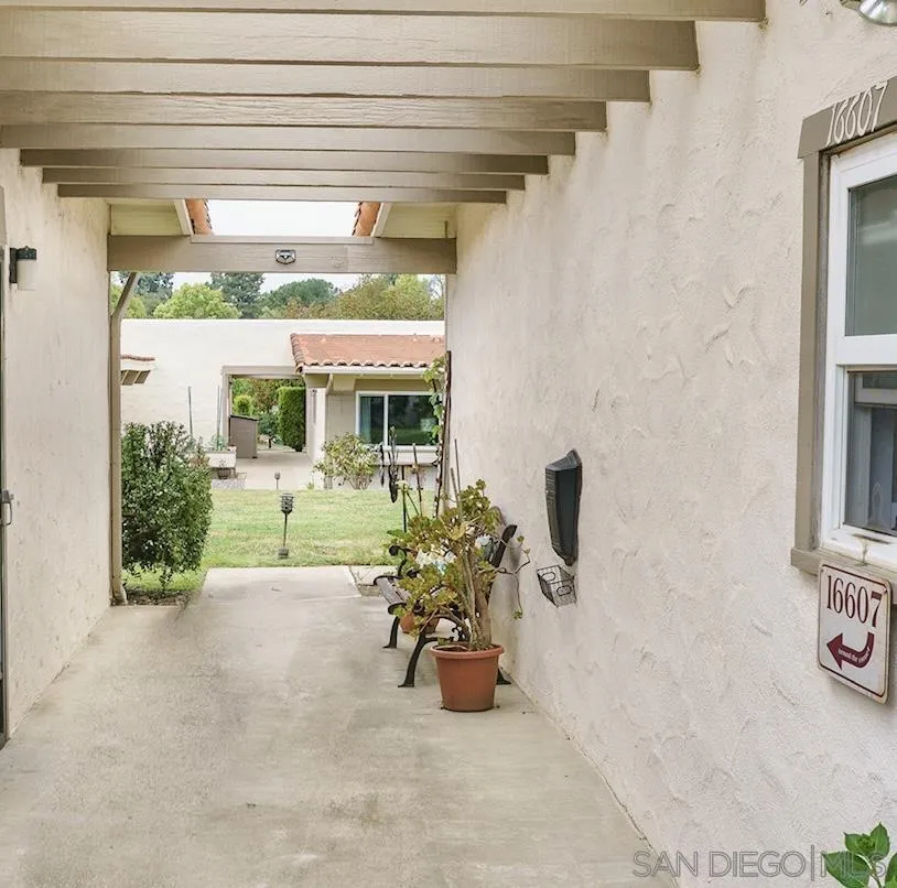 Photo #2: 240009432 Listing 