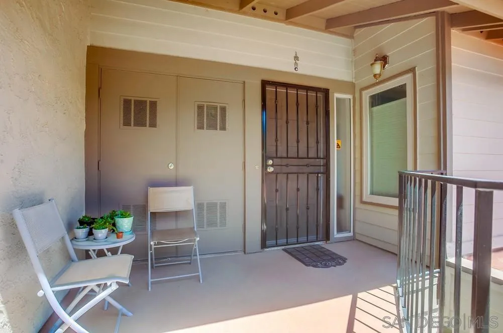 Photo #2: 240009437 Listing 