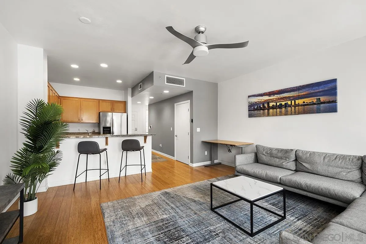 Photo #5: 240009571 Listing 