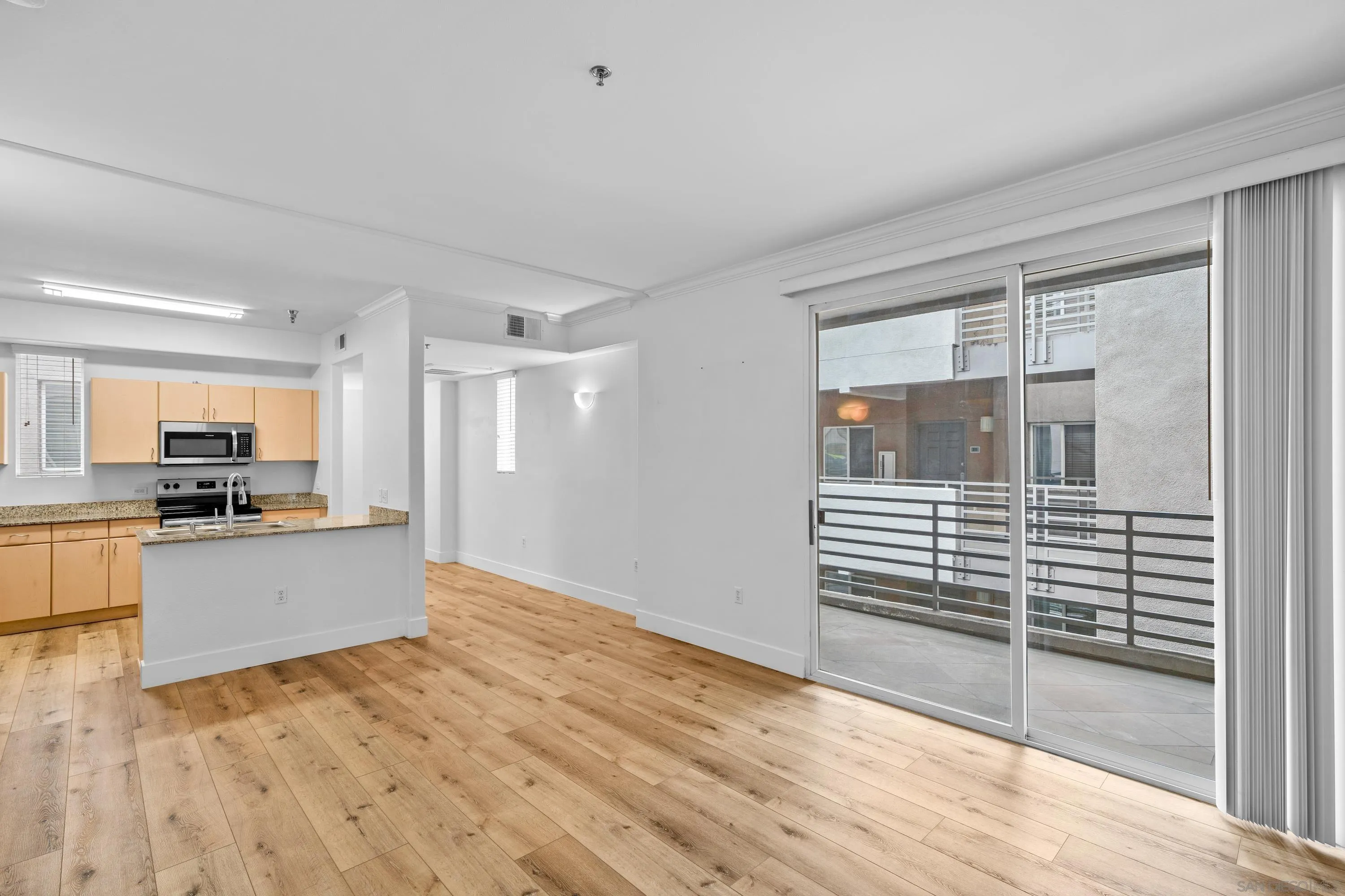 Photo #2: 240009808 Listing 