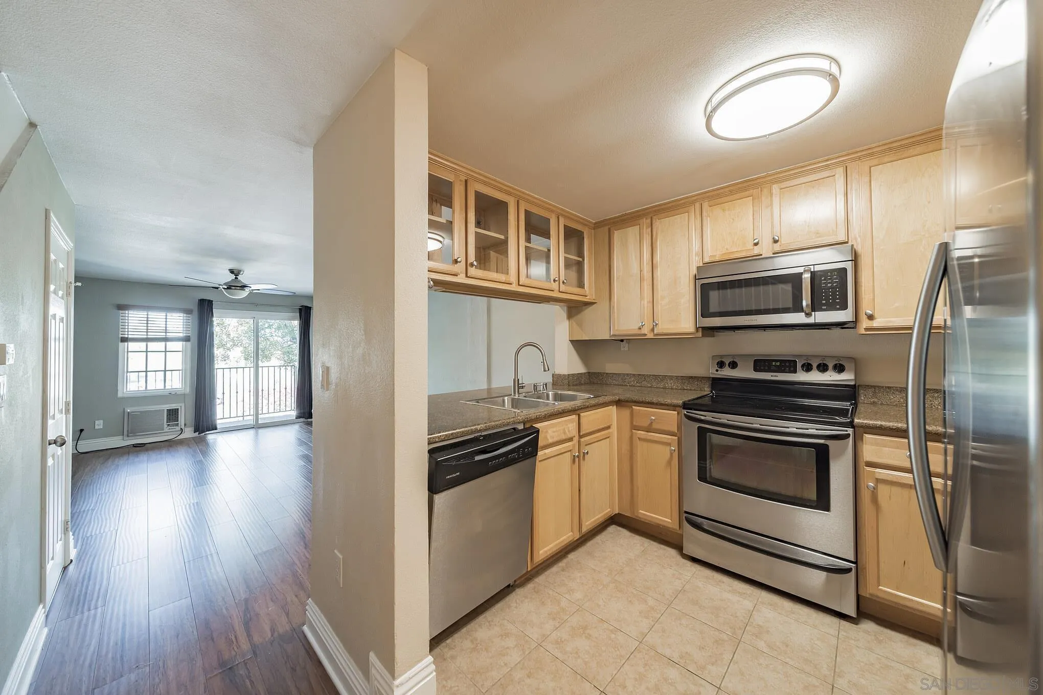 Photo #2: 240009816 Listing 