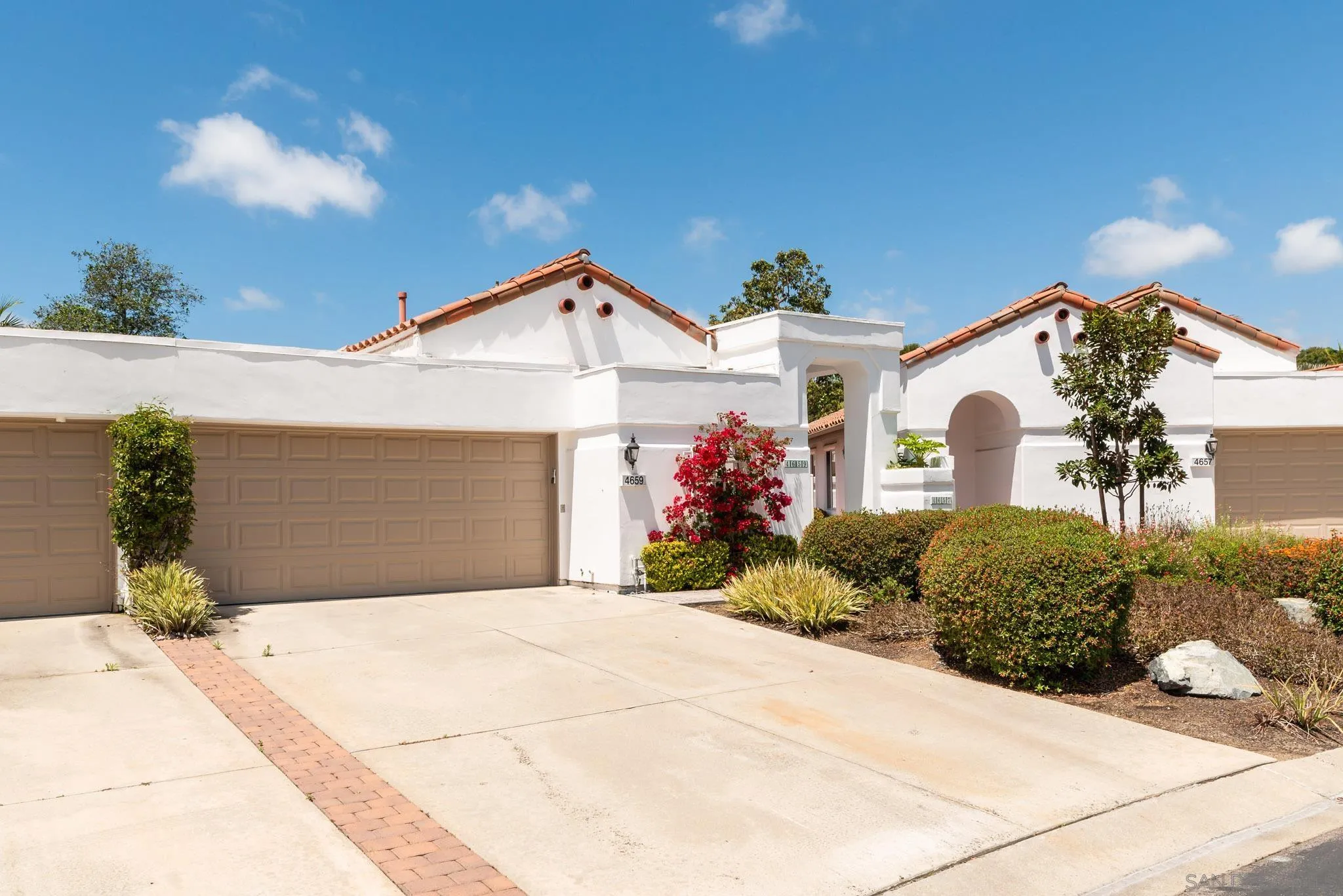 Photo #2: 240009840 Listing 