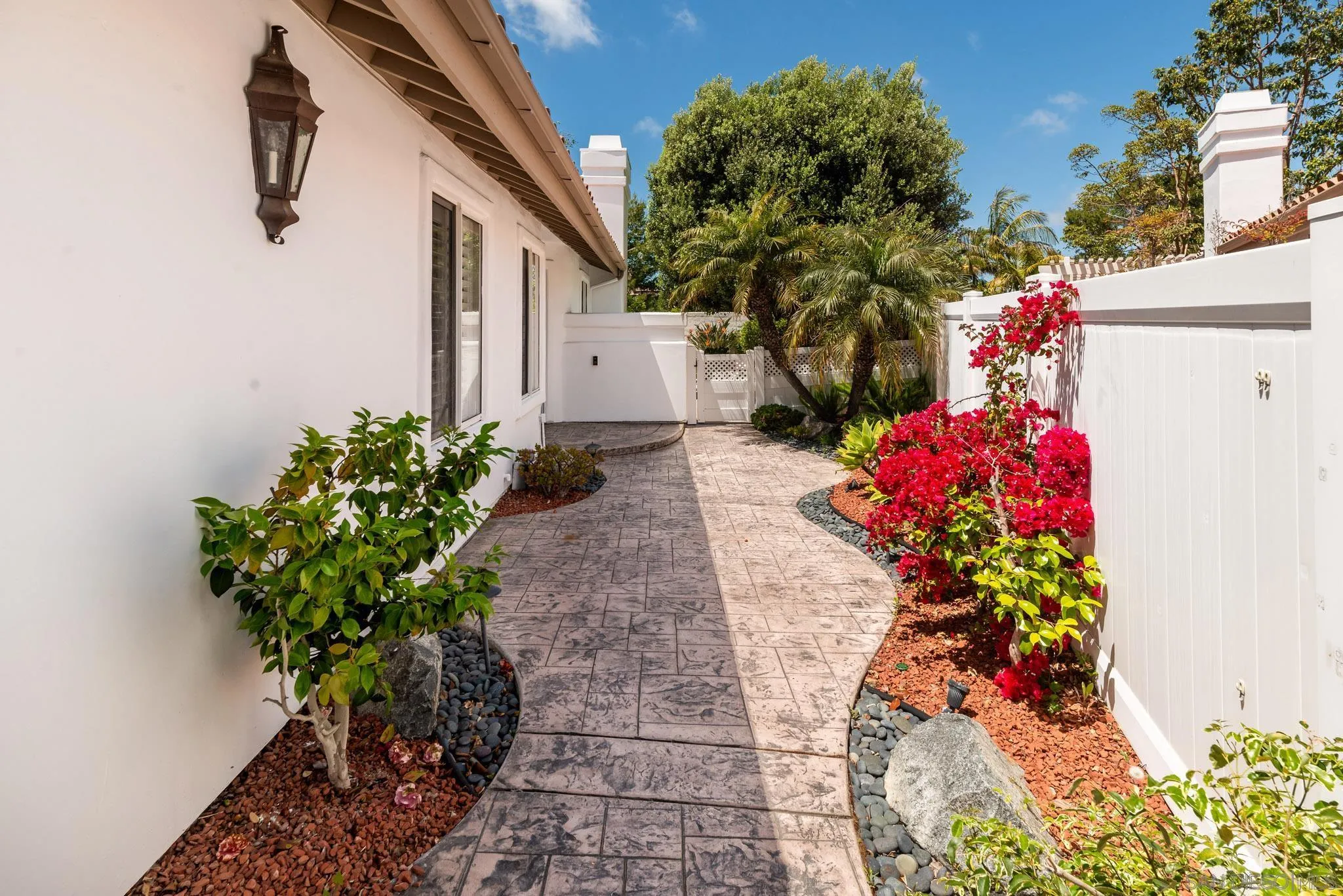 Photo #5: 240009840 Listing 