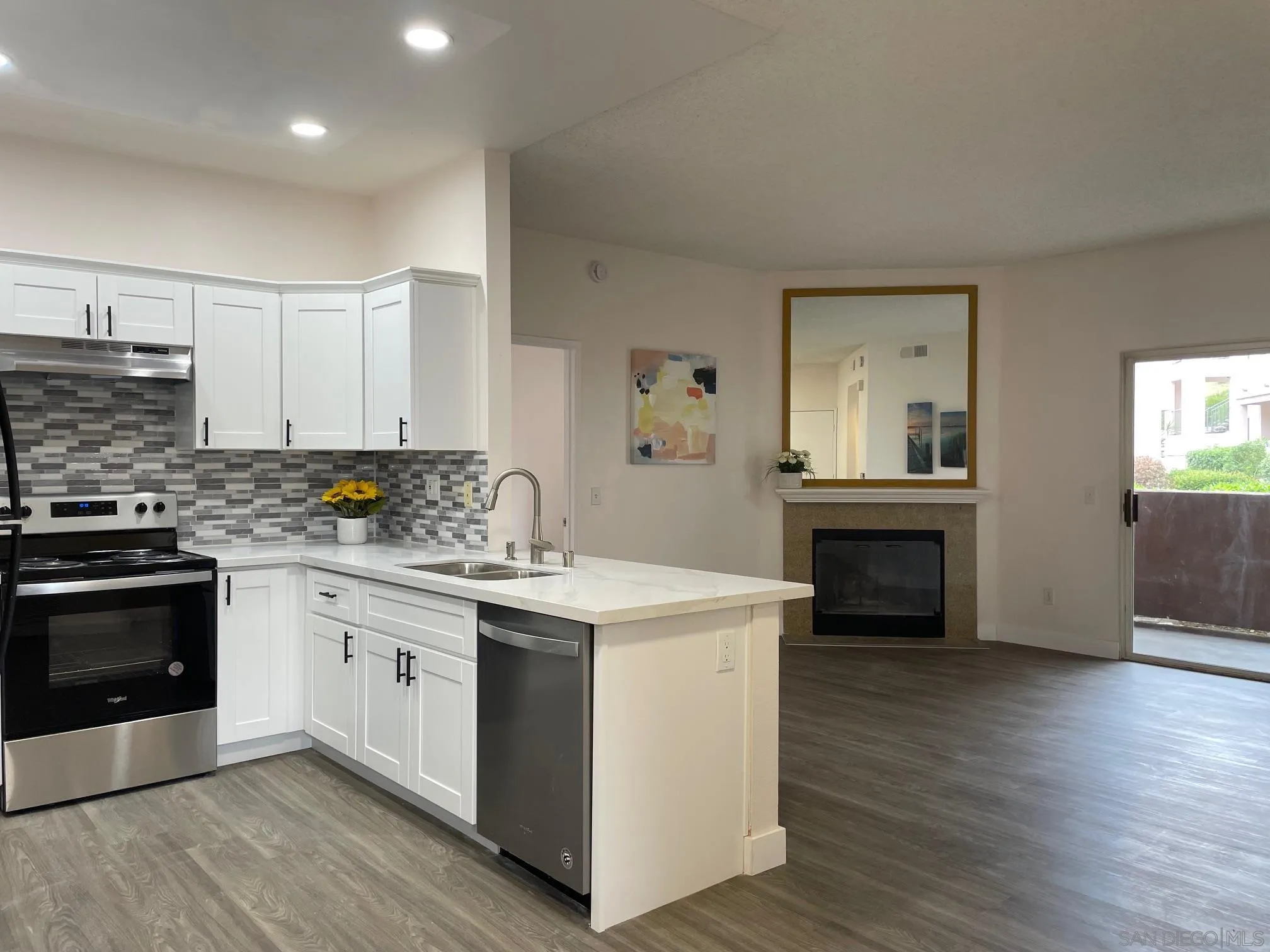 Photo #5: 240009858 Listing 