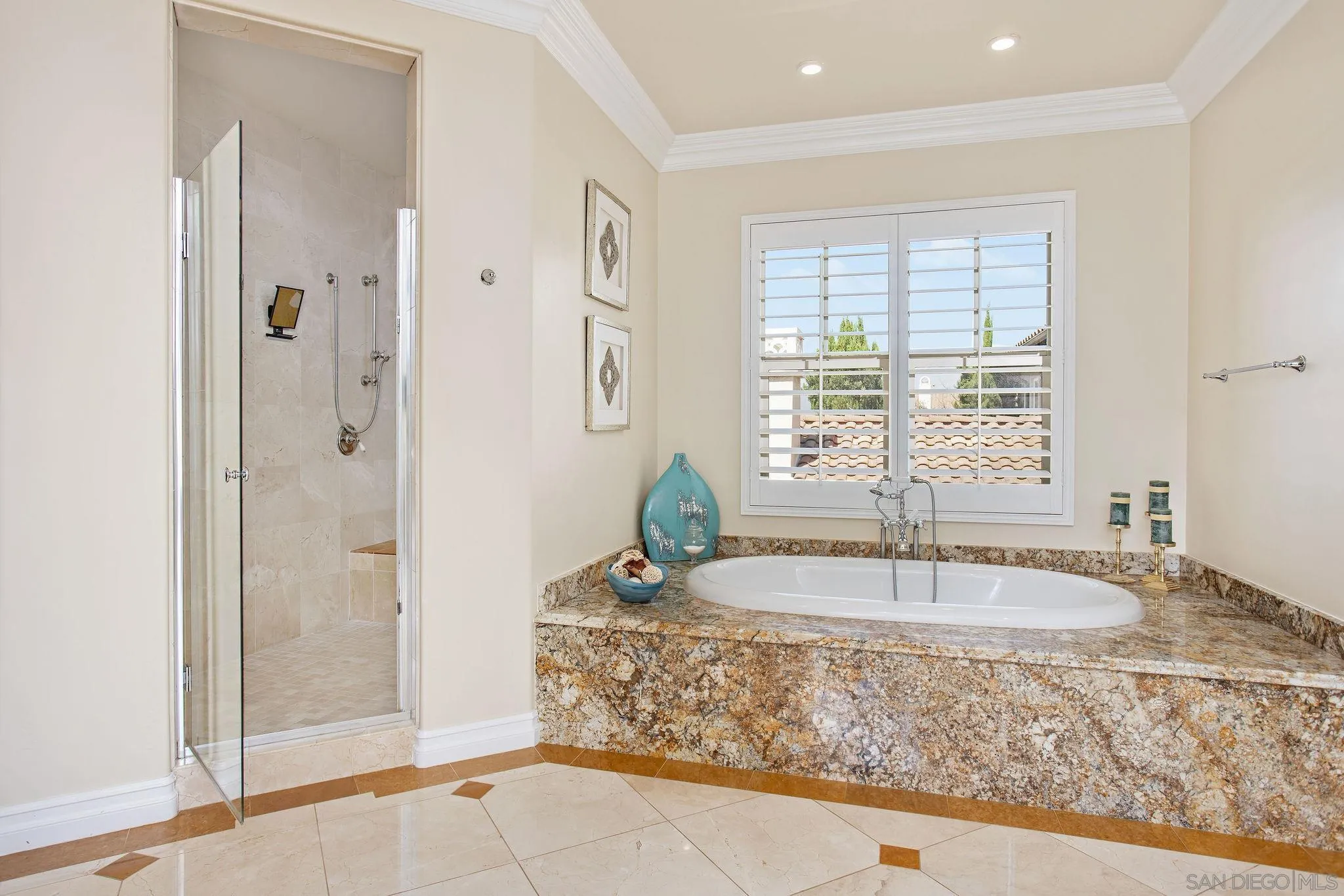 https://cdn.realtyfeed.com/cdn/127/240009925/5550d7e3baca5feb3694aa39b8f7b275.webp