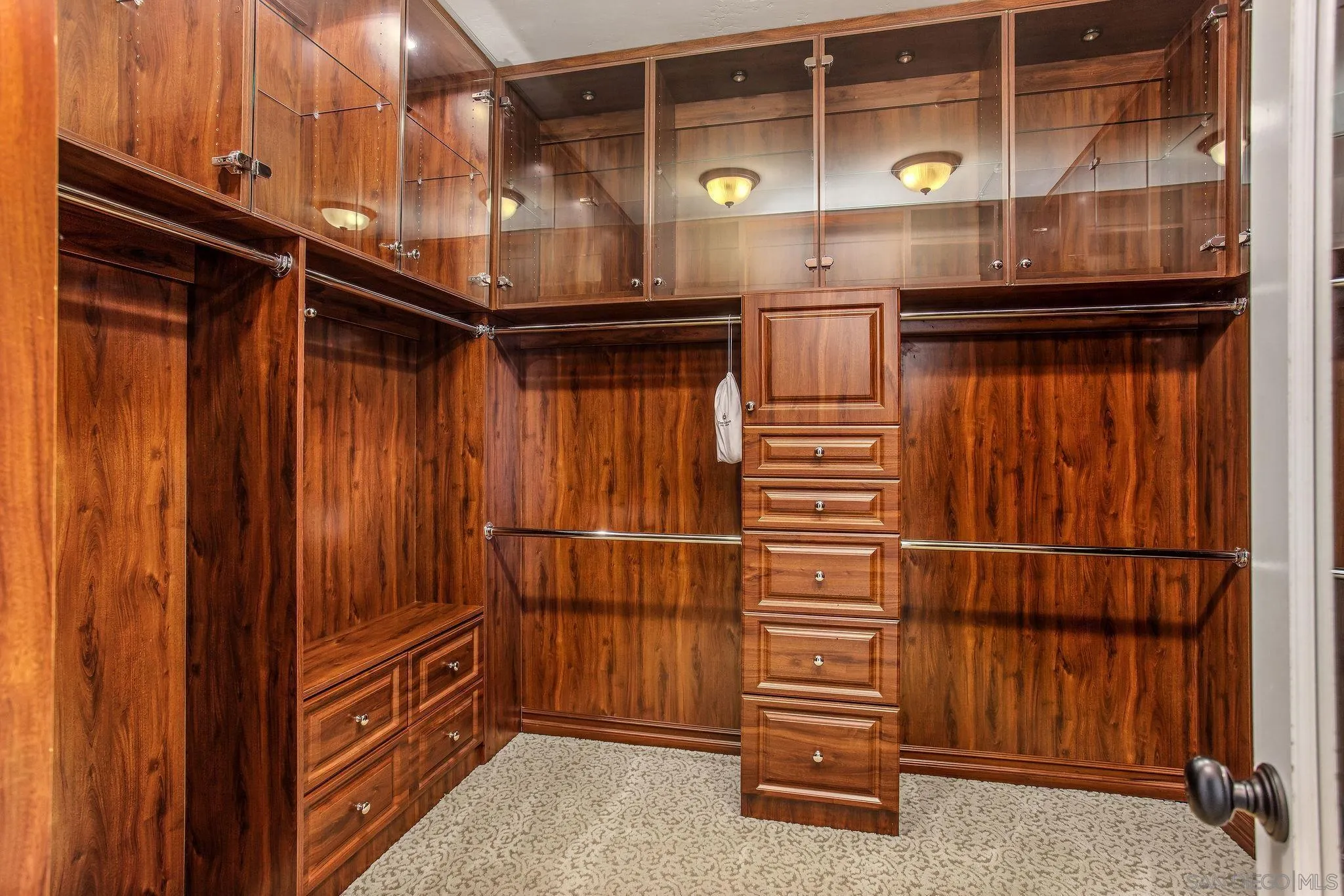 https://cdn.realtyfeed.com/cdn/127/240009925/90891f272307288255fa9c934489866f.webp