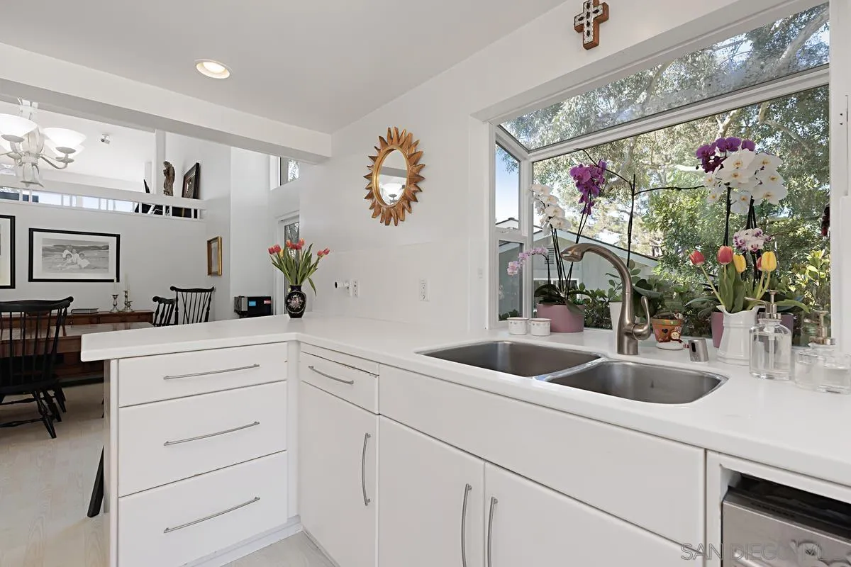 Photo #6: 240009952 Listing 