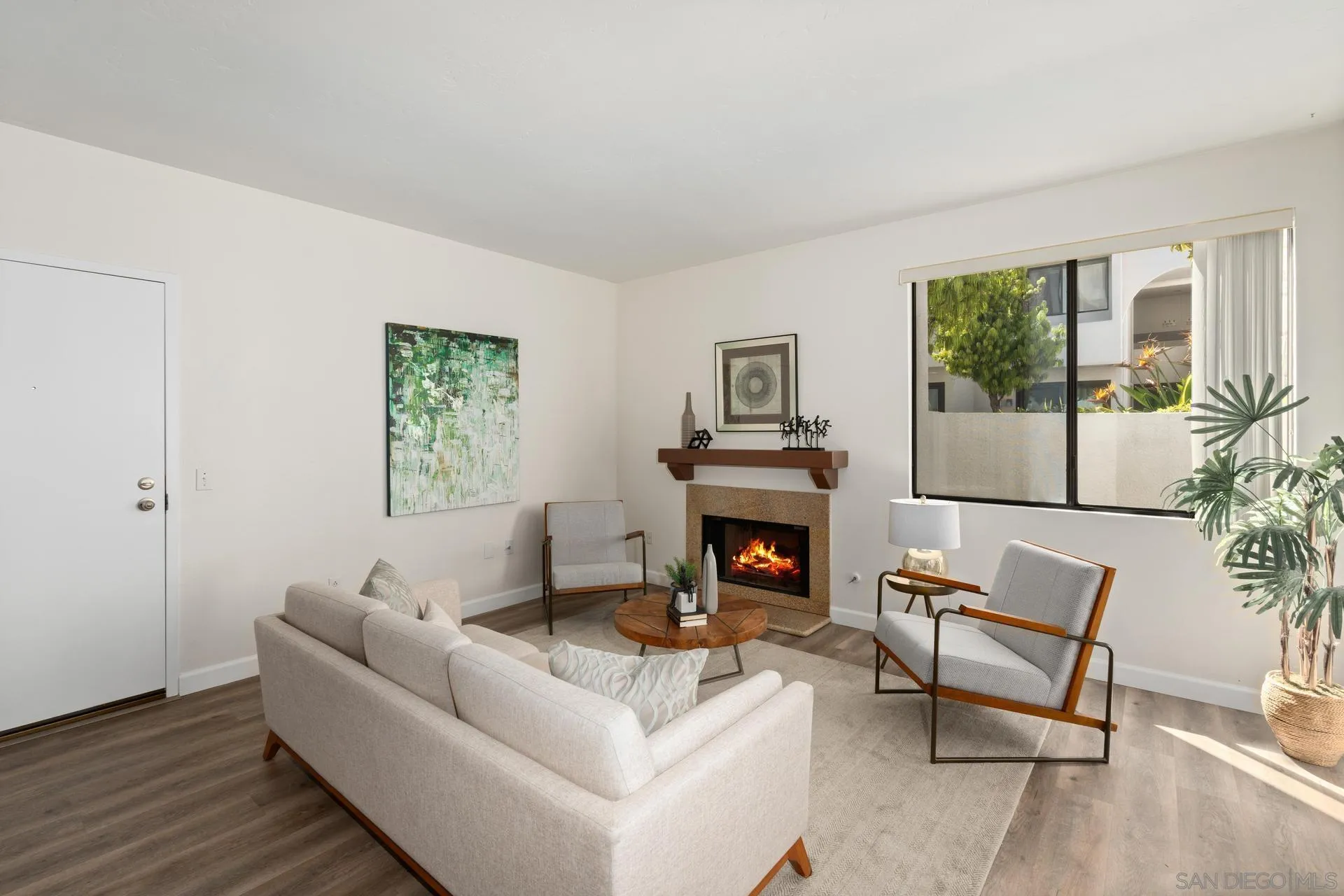 Photo #3: 240009995 Listing 