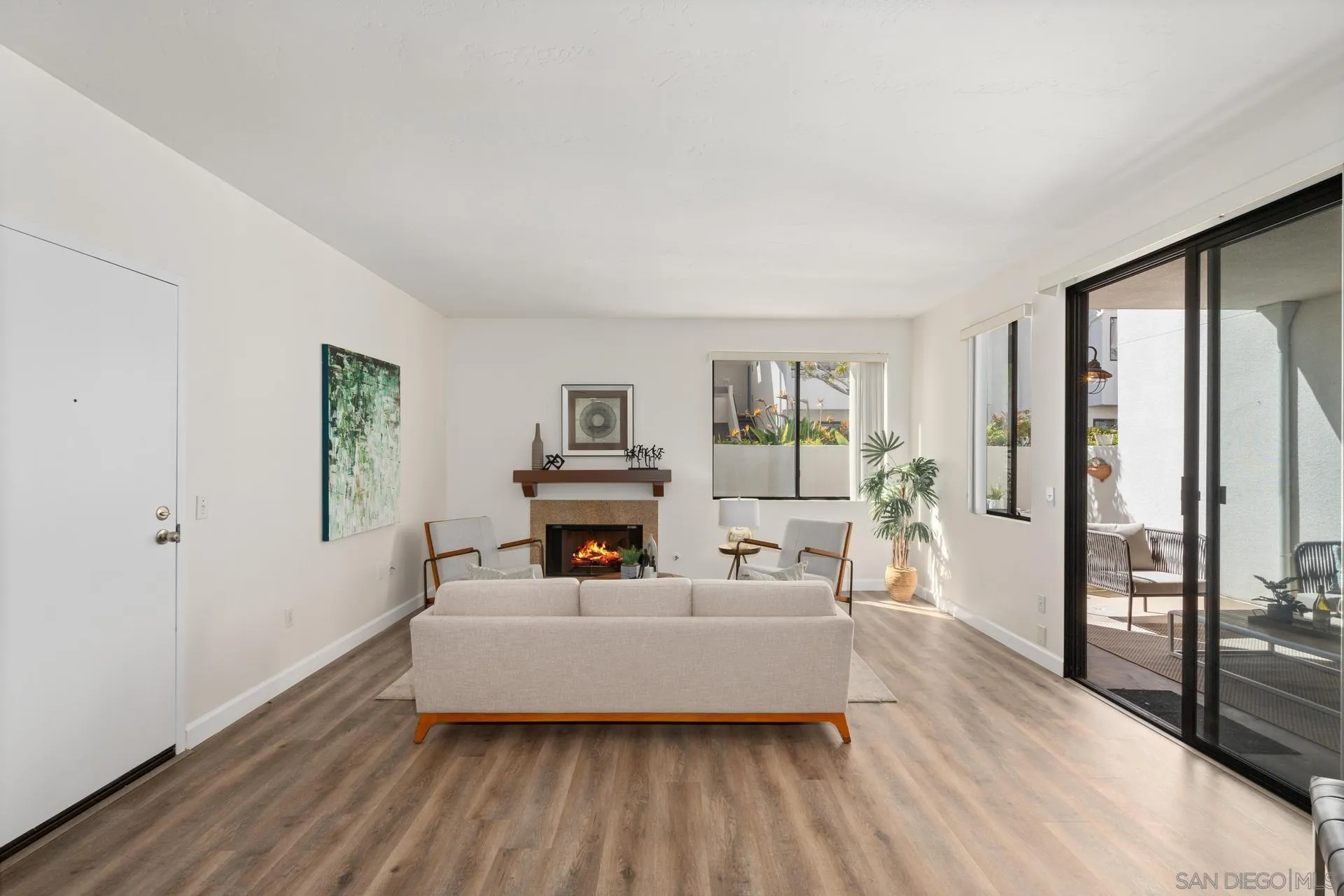 Photo #6: 240009995 Listing 