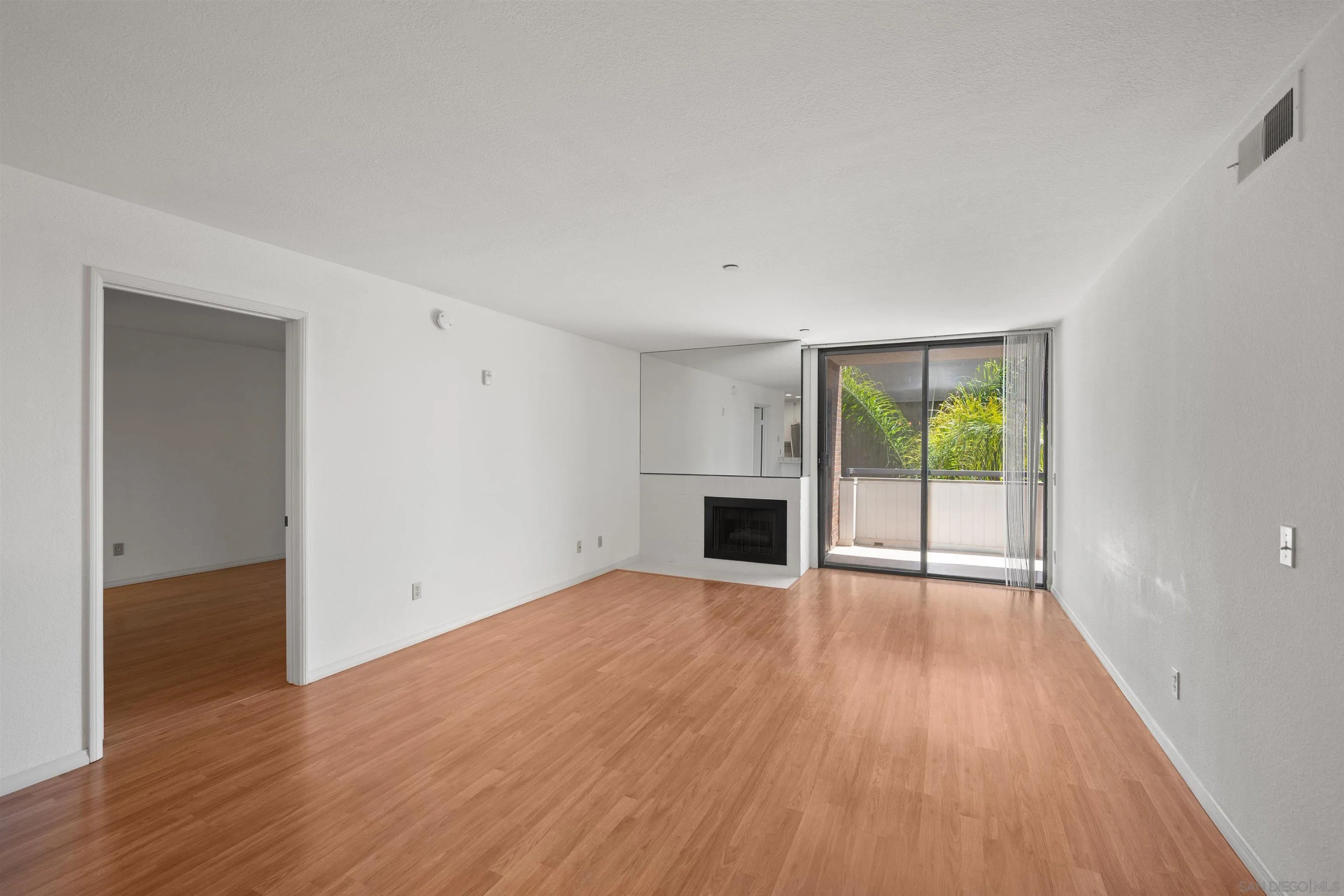 Photo #2: 240010207 Listing 