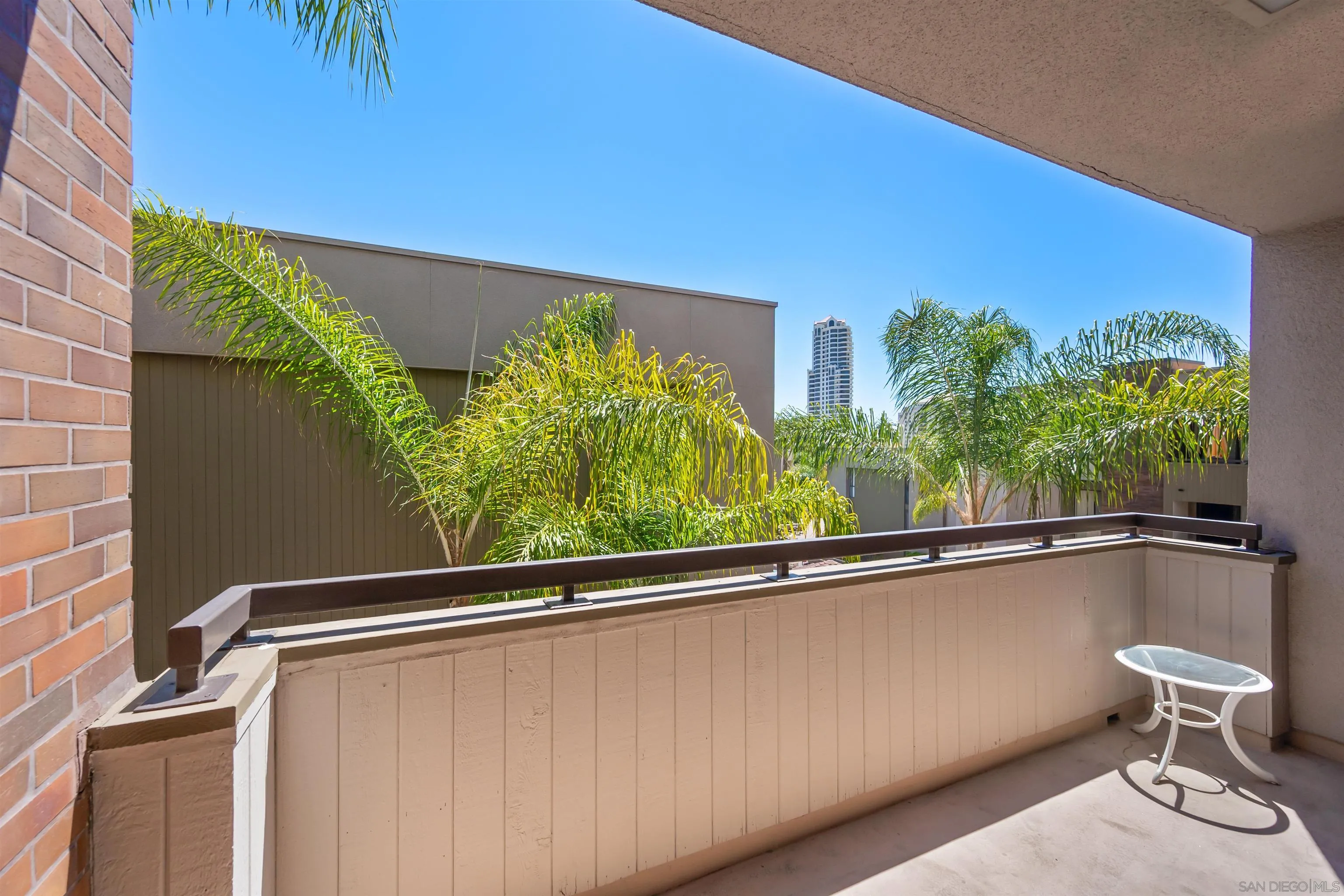 Photo #4: 240010207 Listing 