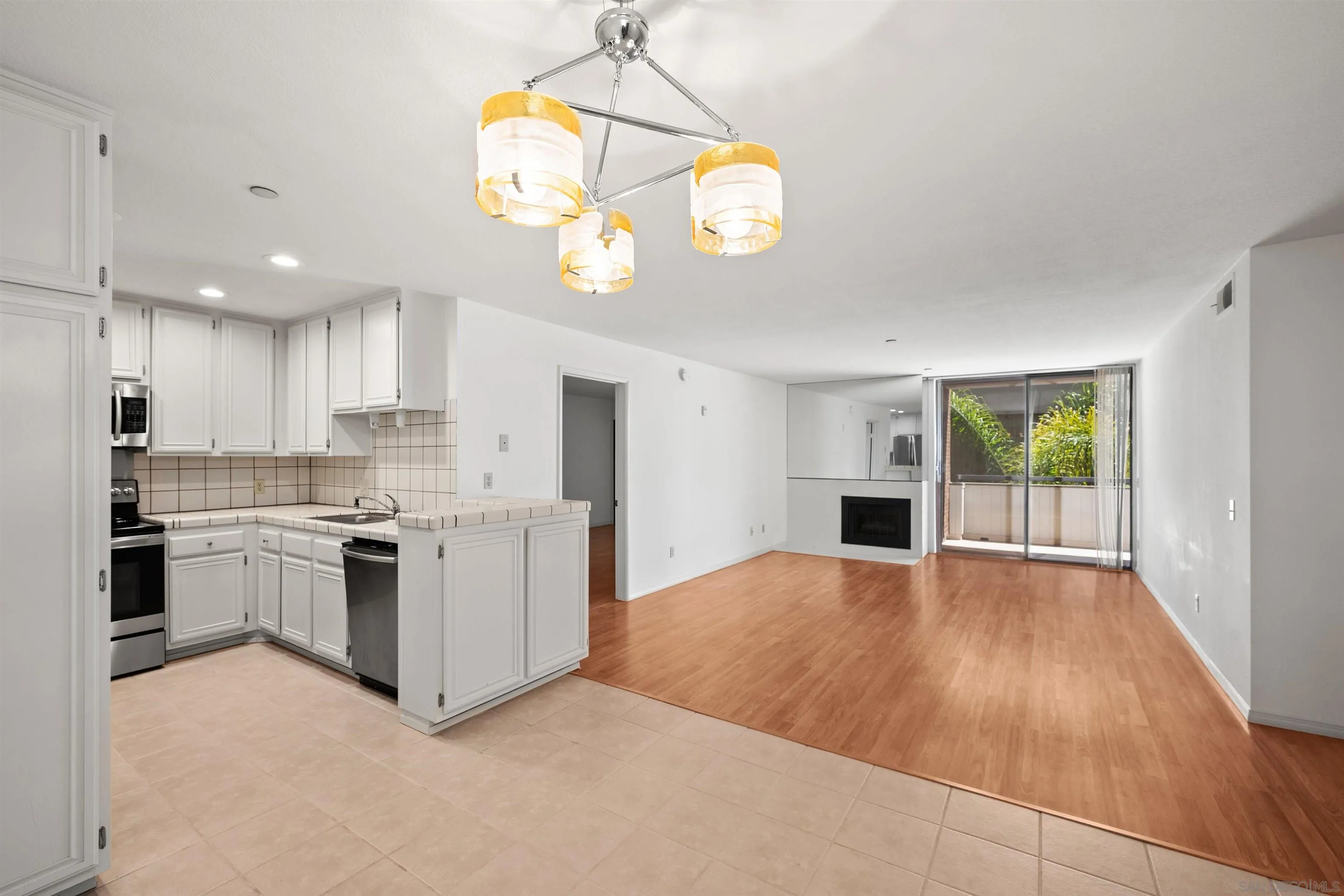 Photo #6: 240010207 Listing 