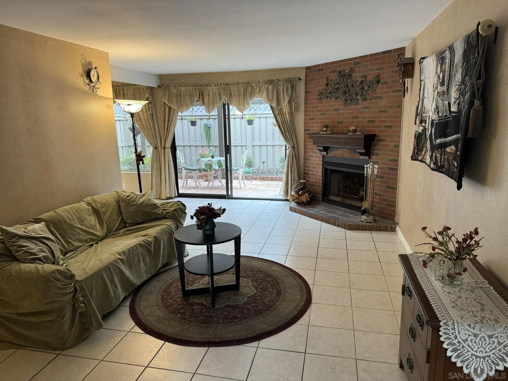 Photo #4: 240010441 Listing 