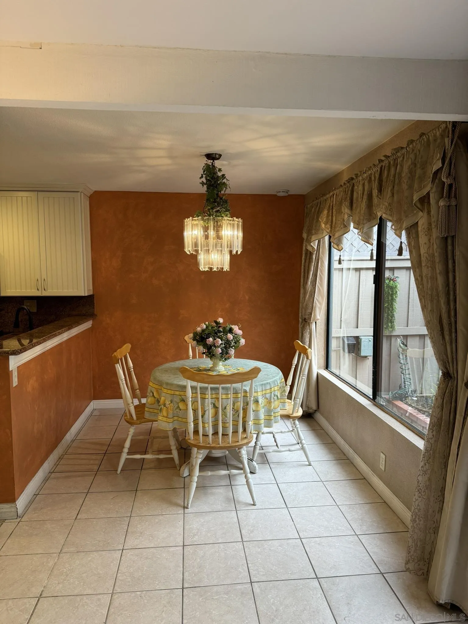 Photo #6: 240010441 Listing 