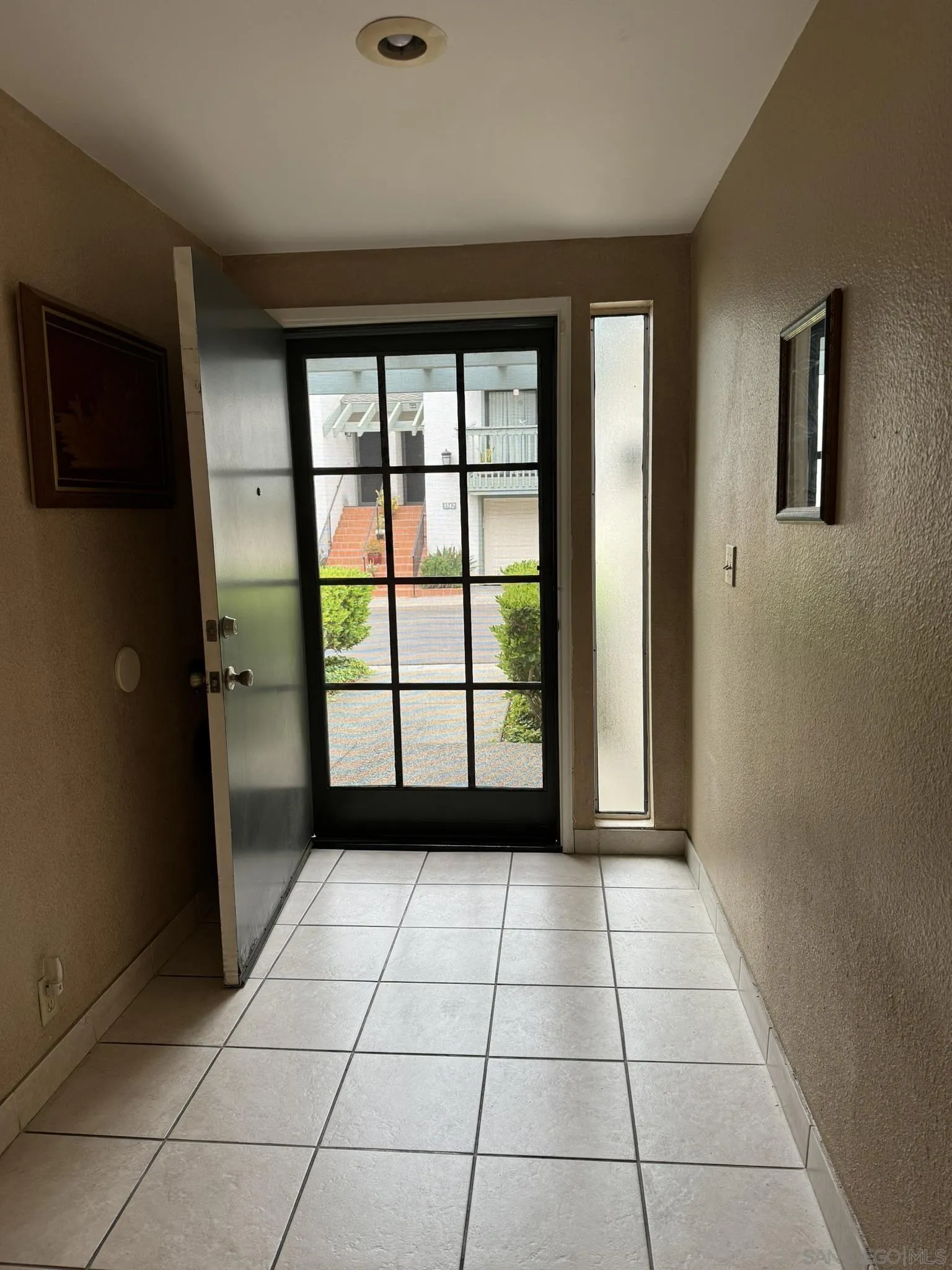 Photo #3: 240010441 Listing 