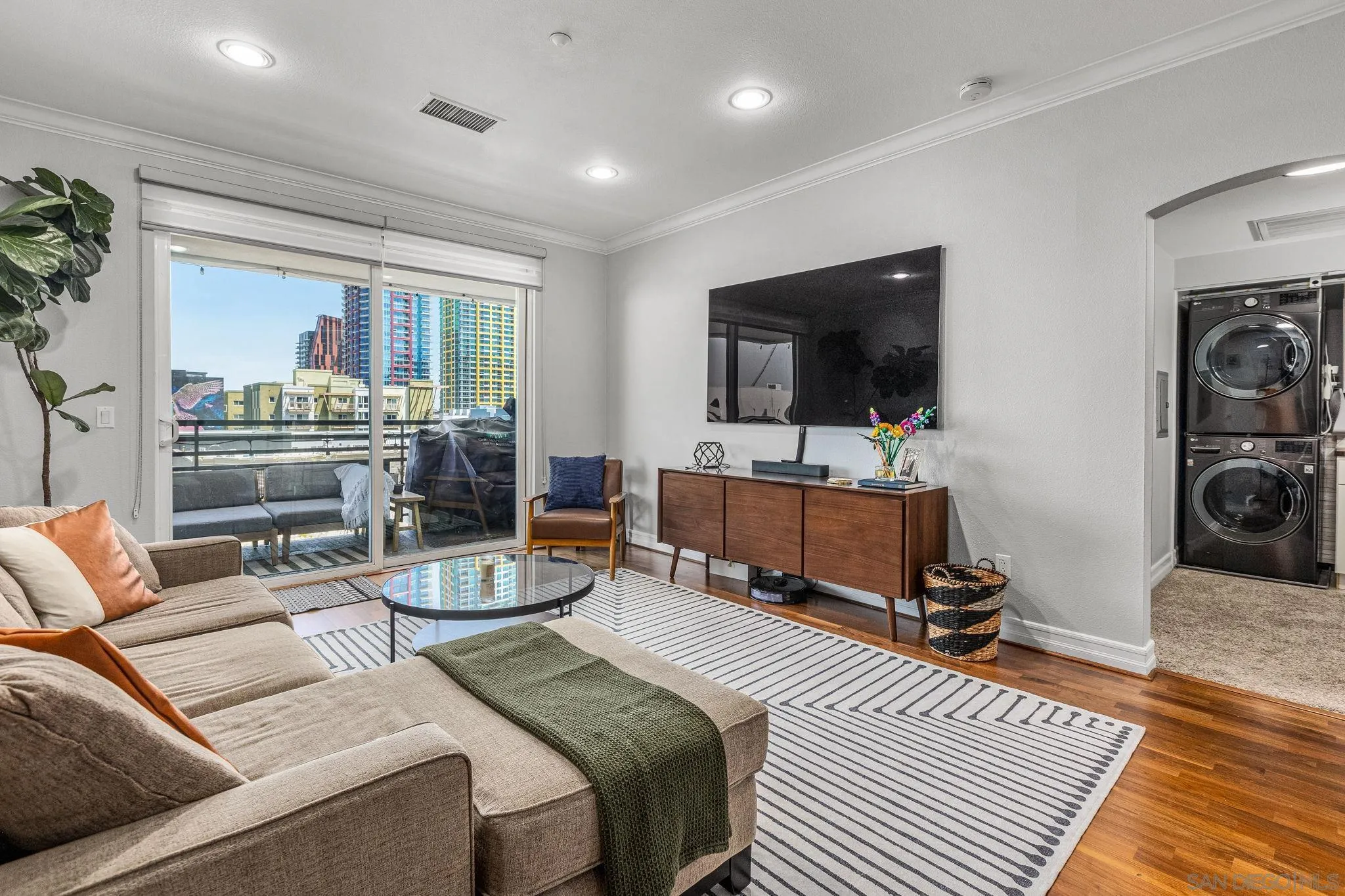 Photo #5: 240010478 Listing 
