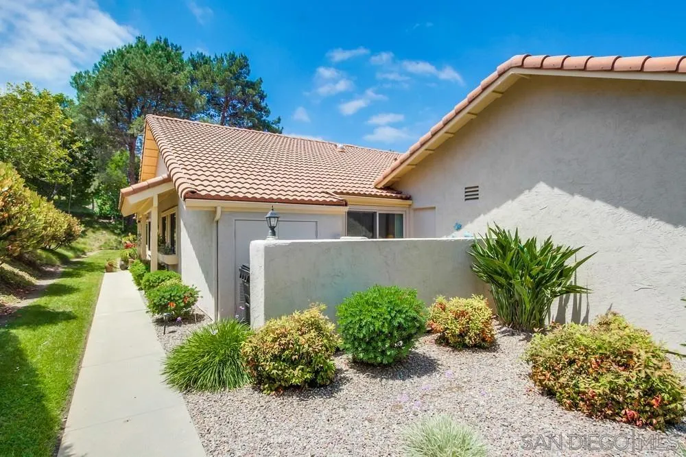 Photo #3: 240010520 Listing 