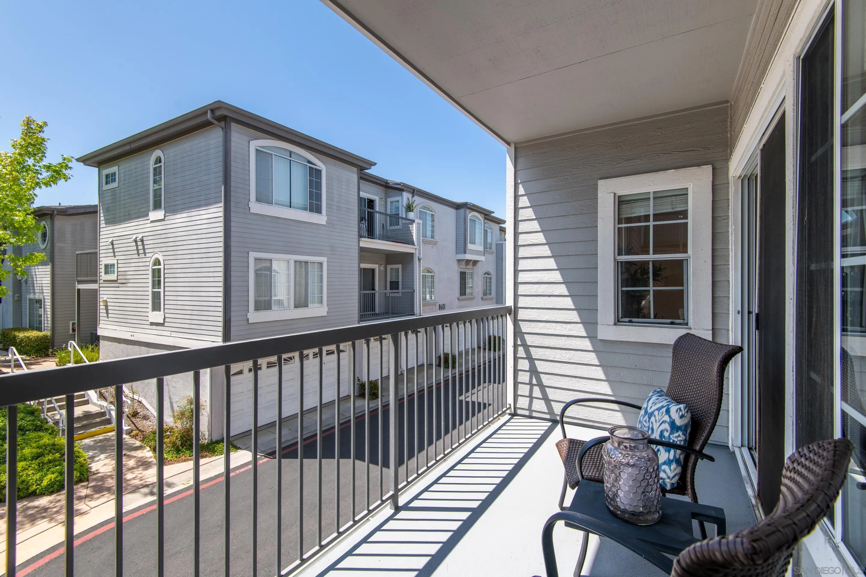 Photo #5: 240010600 Listing 