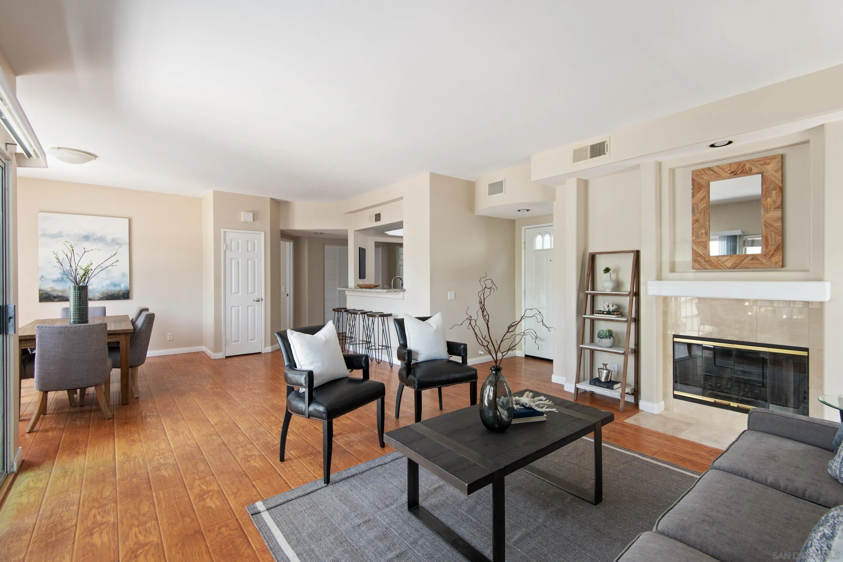 Photo #6: 240010600 Listing 