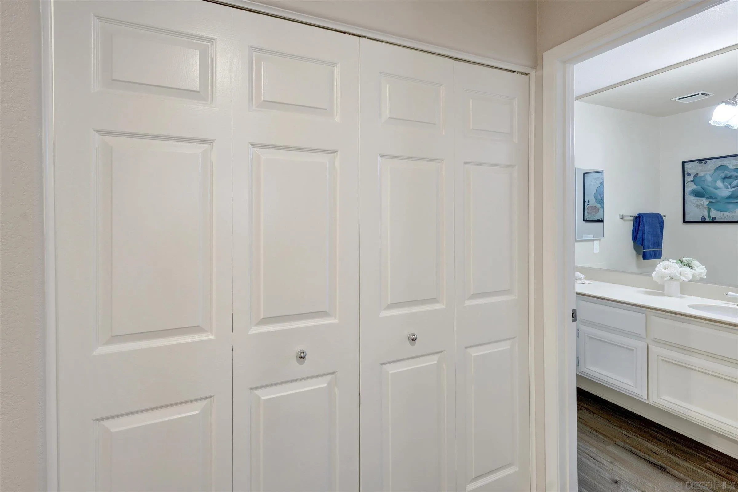 Photo #5: 240010612 Listing 