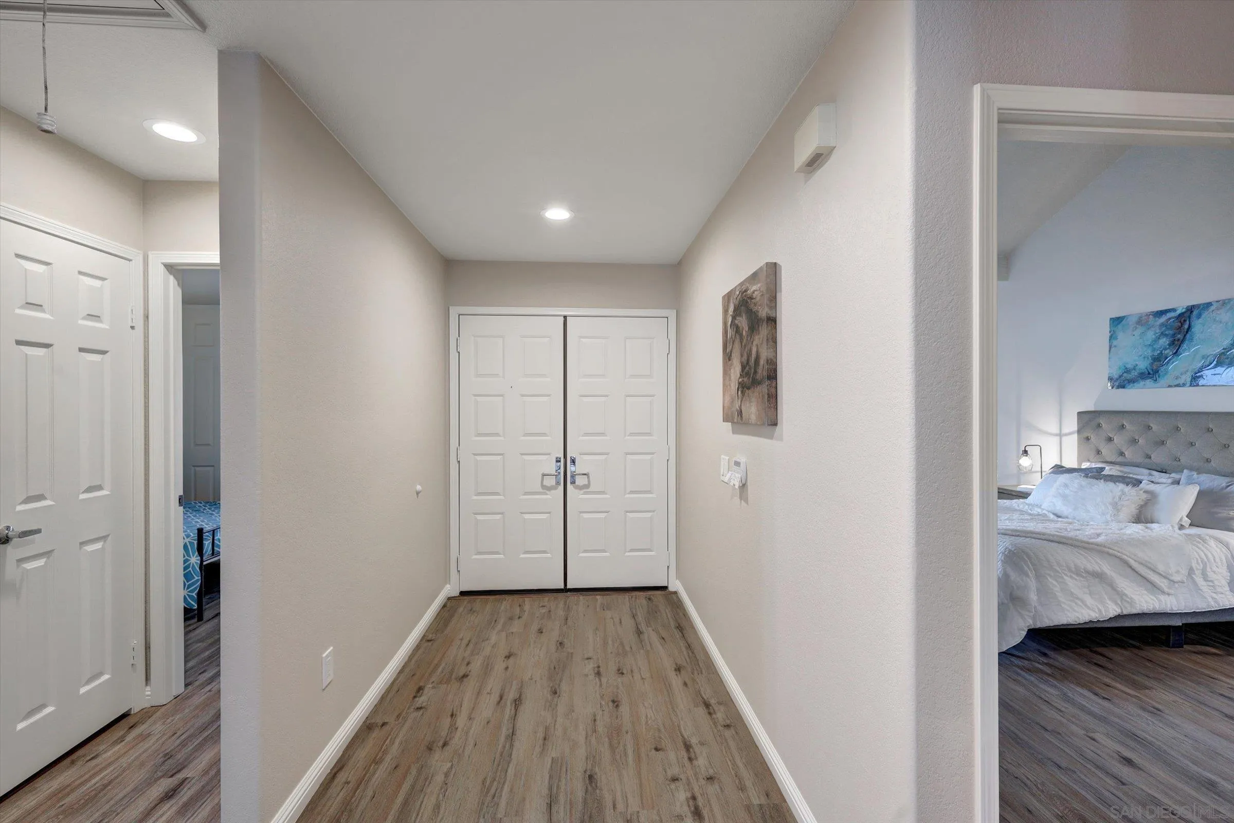 Photo #2: 240010612 Listing 