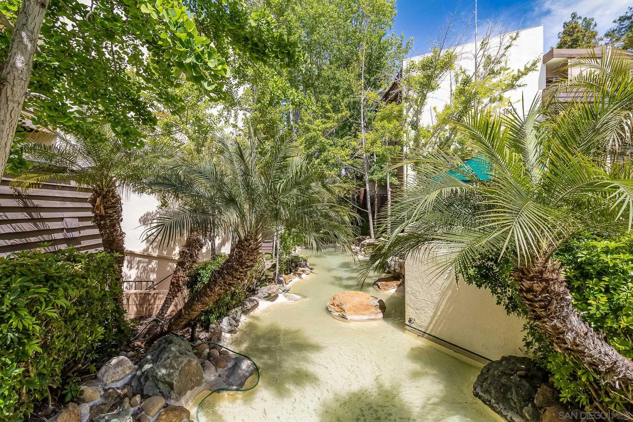 Photo #5: 240010728 Listing 