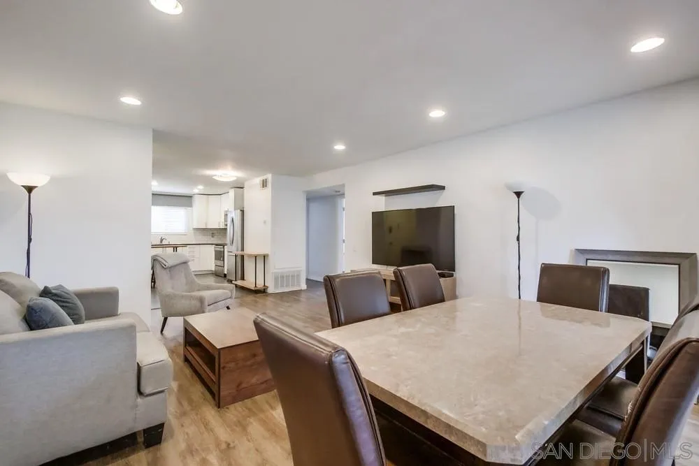 Photo #6: 240010734 Listing 