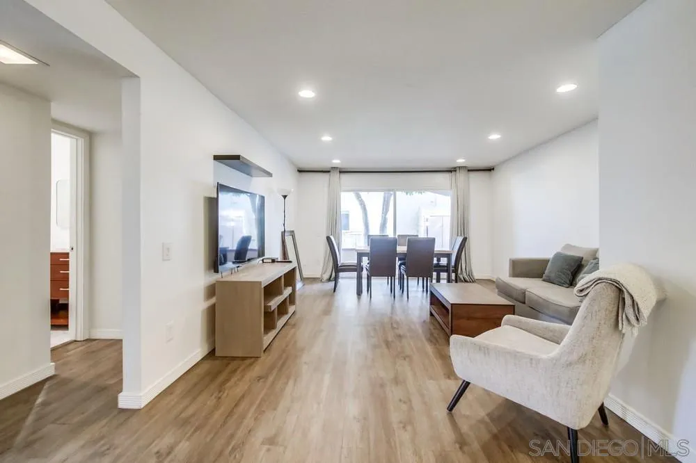 Photo #4: 240010734 Listing 