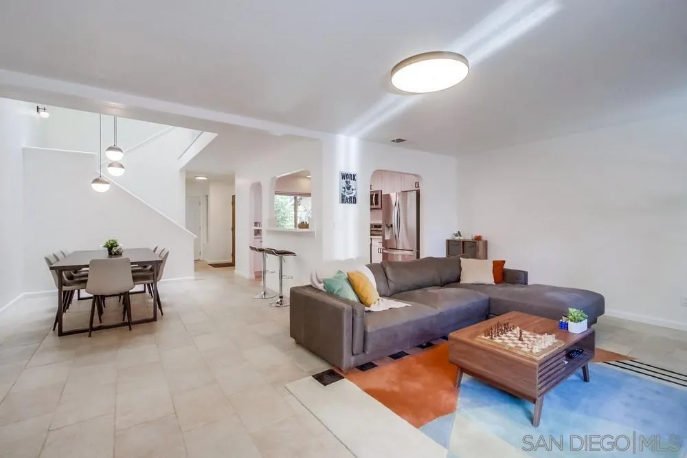 Photo #3: 240010738 Listing 