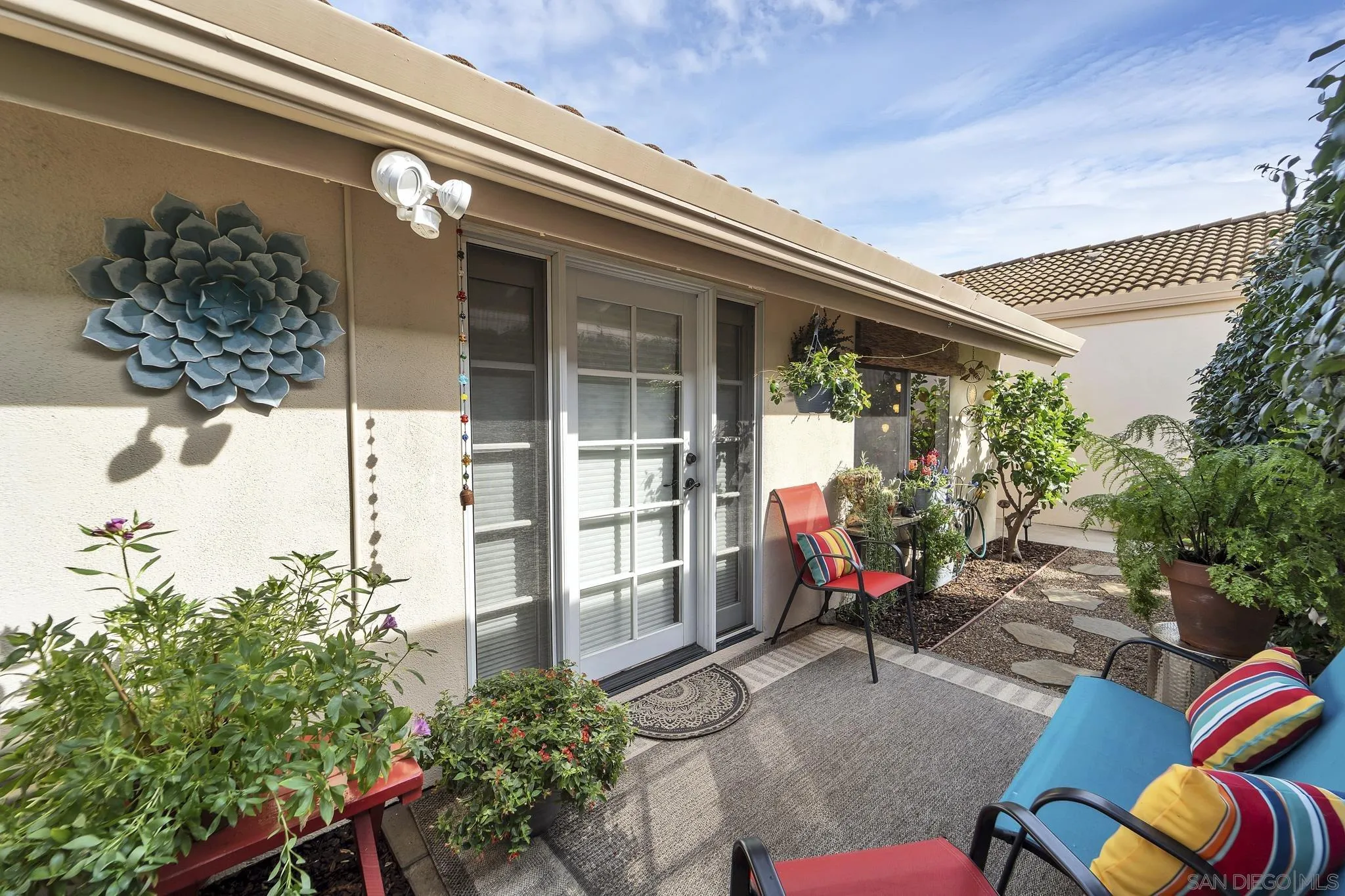 Photo #2: 240010773 Listing 