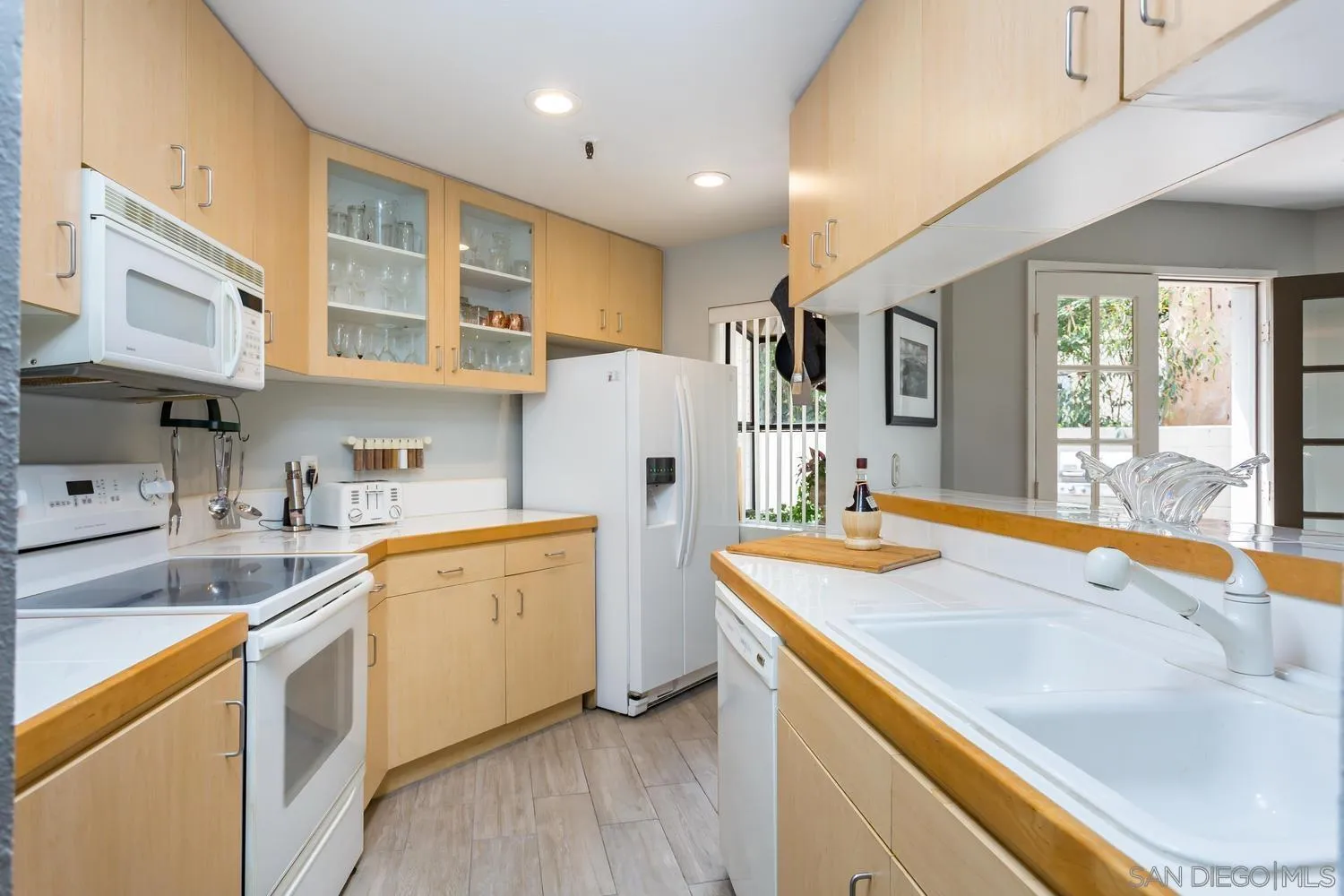 Photo #5: 240010855 Listing 