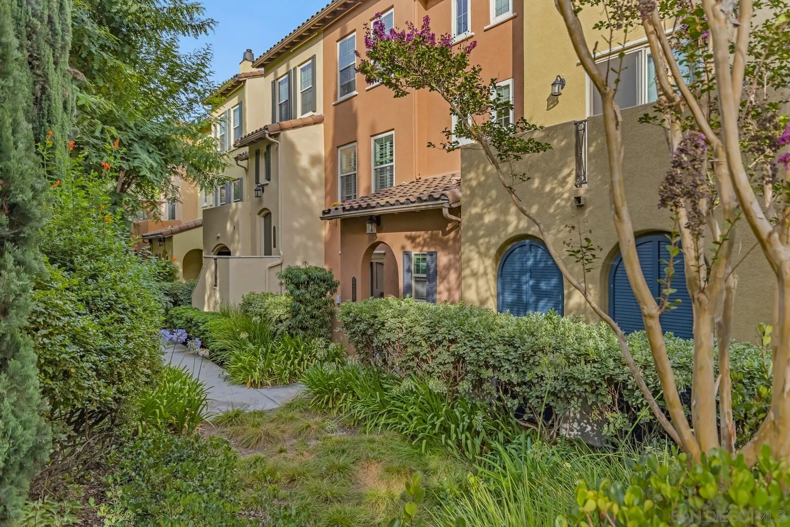Photo #2: 240011074 Listing 