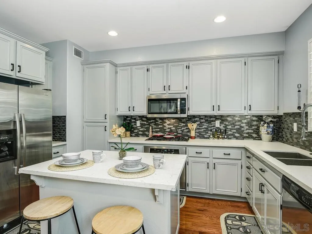 Photo #6: 240011074 Listing 