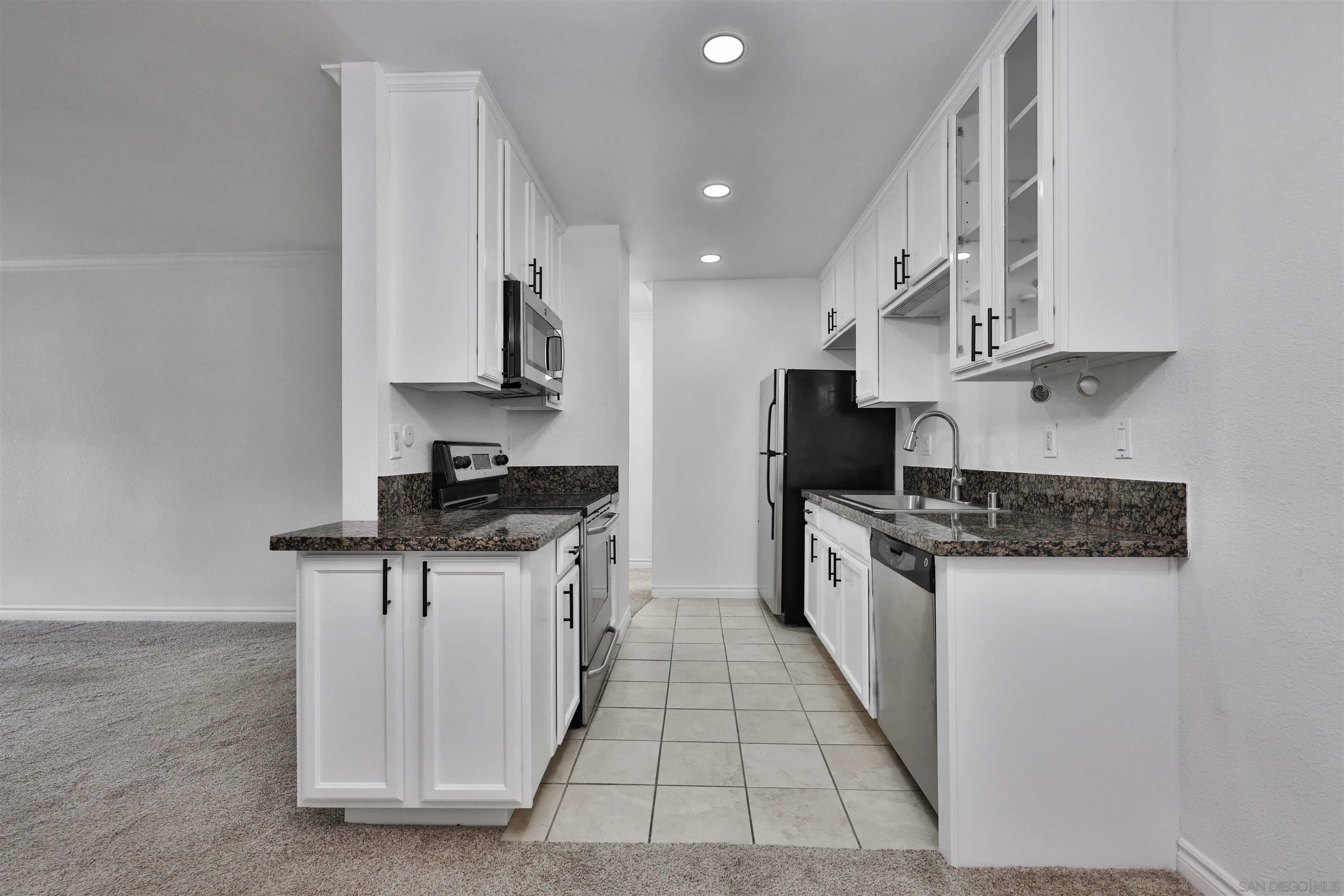 Photo #2: 240011081 Listing 