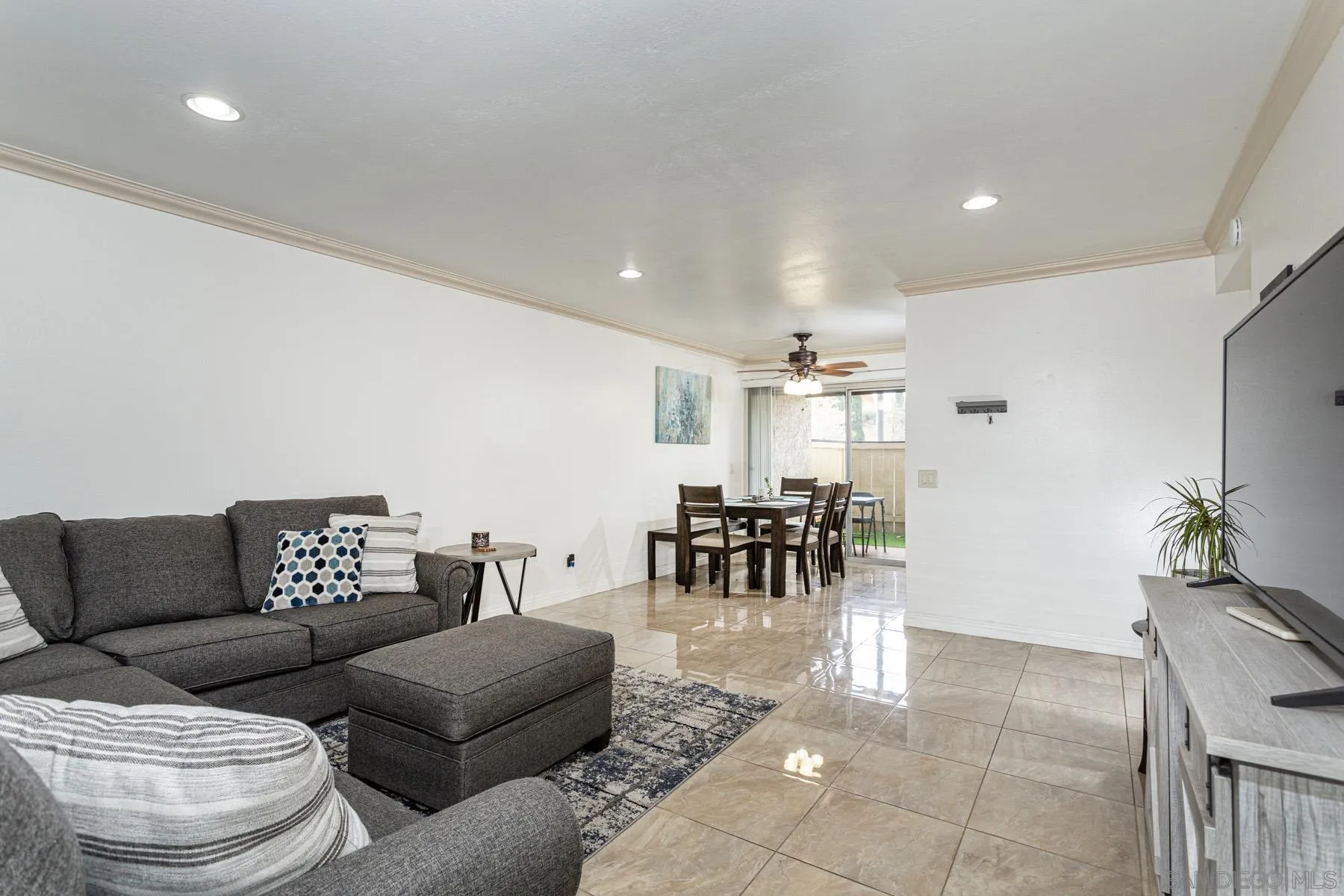 Photo #4: 240011118 Listing 