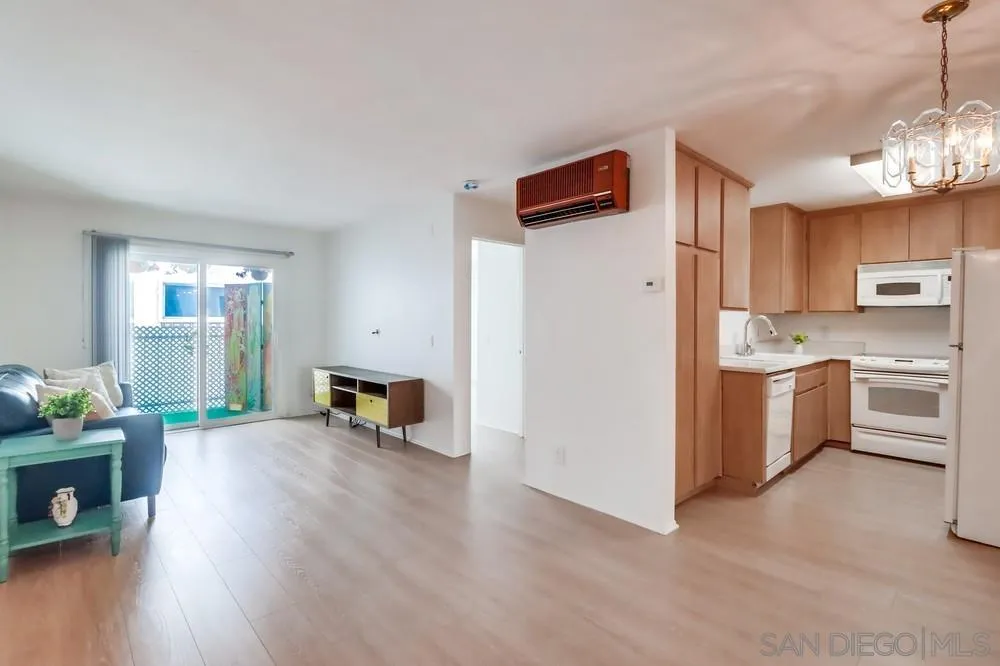 Photo #5: 240011136 Listing 