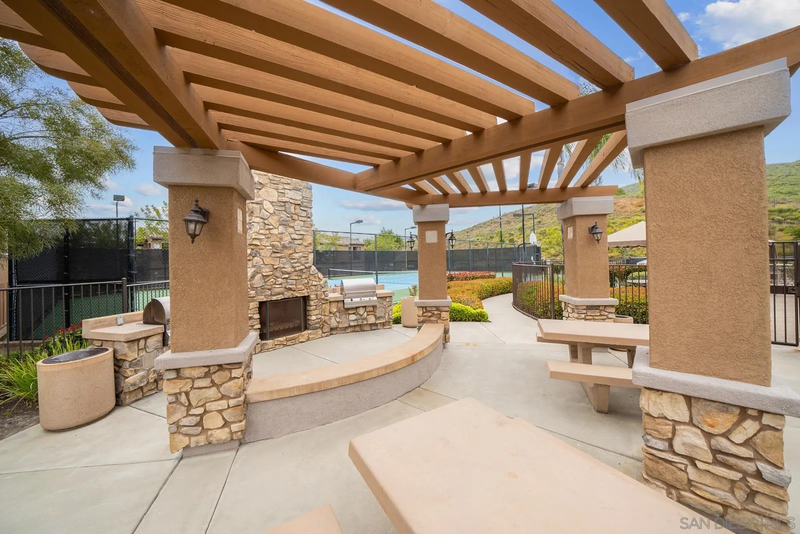 https://cdn.realtyfeed.com/cdn/127/240011139/d6b2afc079b74e77f734a595b452e2b2.webp