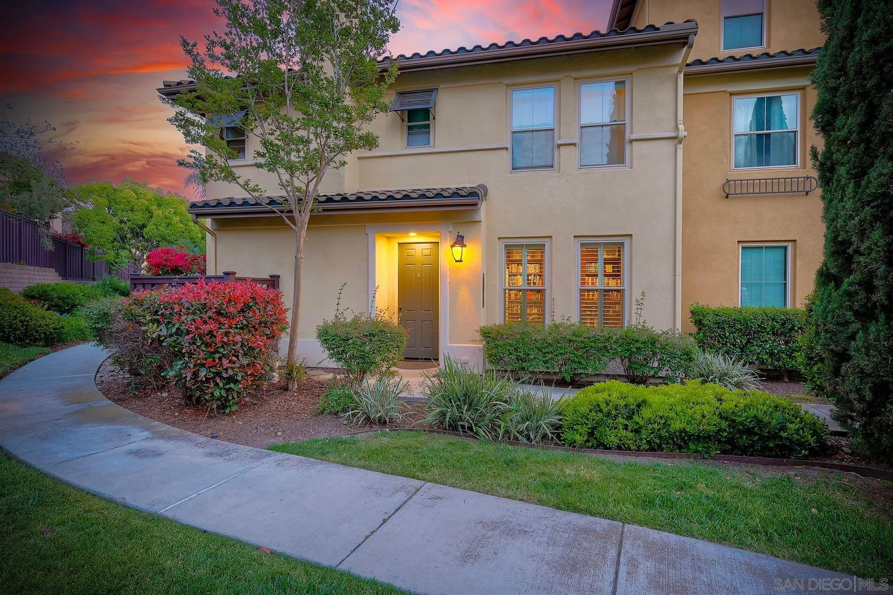 Photo #2: 240011193 Listing 