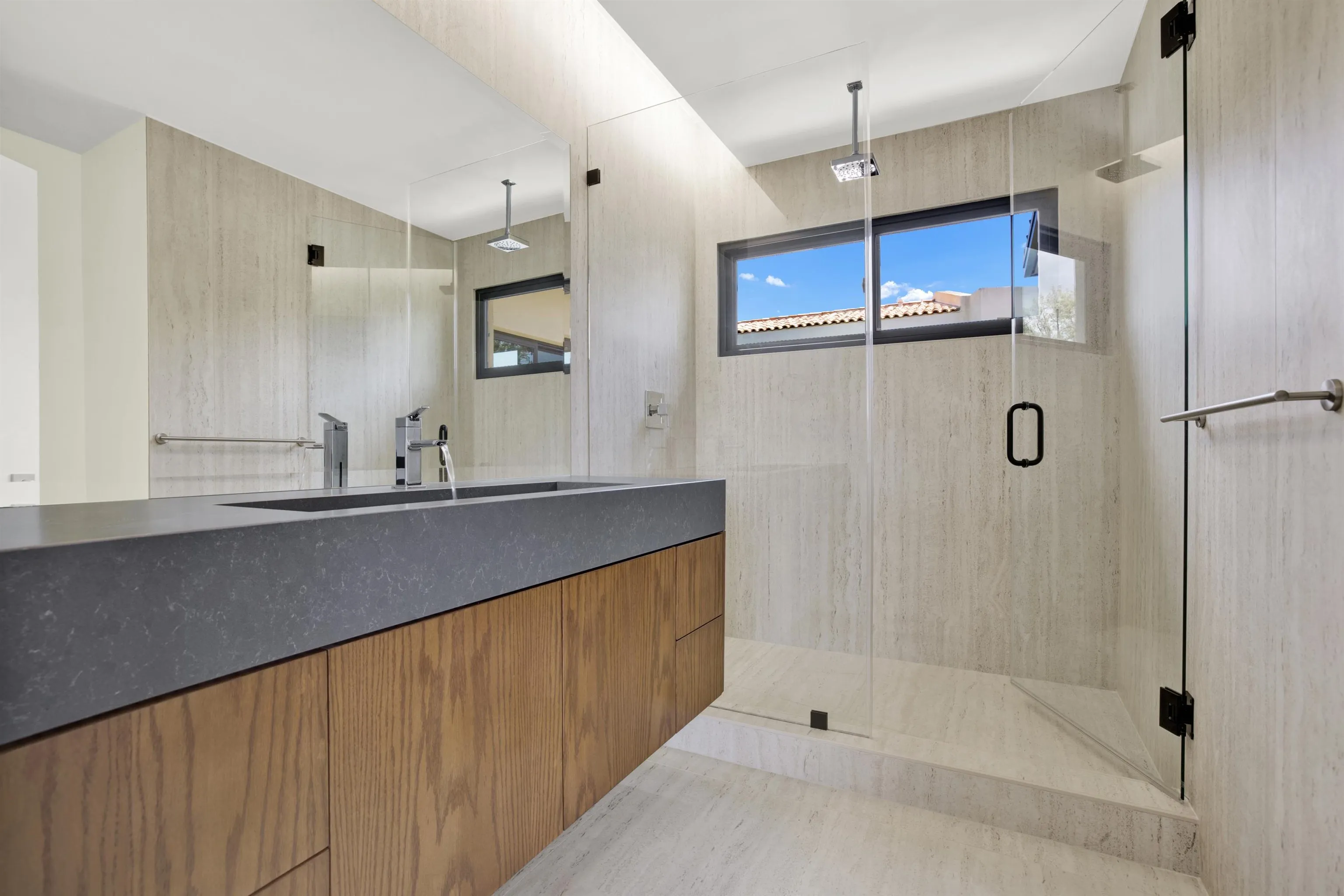 https://cdn.realtyfeed.com/cdn/127/240011207/ef7f7a3006673226102676314ecc631d.webp