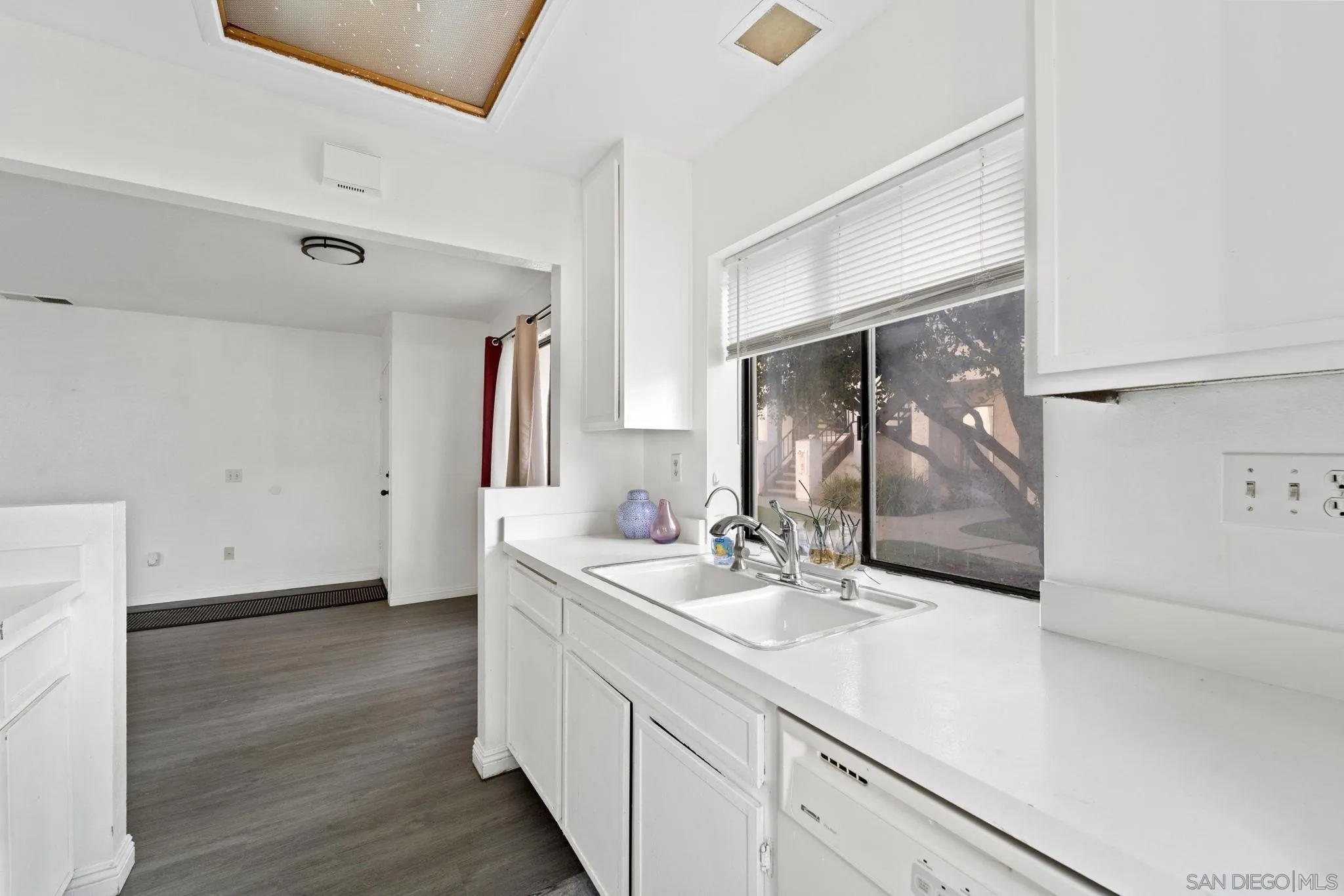 Photo #11: 240011235 Listing: Photo #11