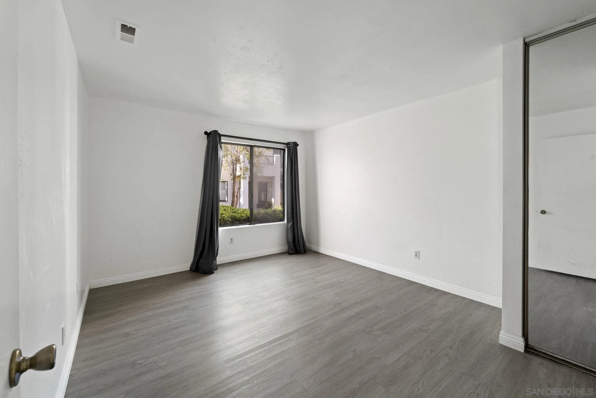 Photo #16: 240011235 Listing: Photo #16
