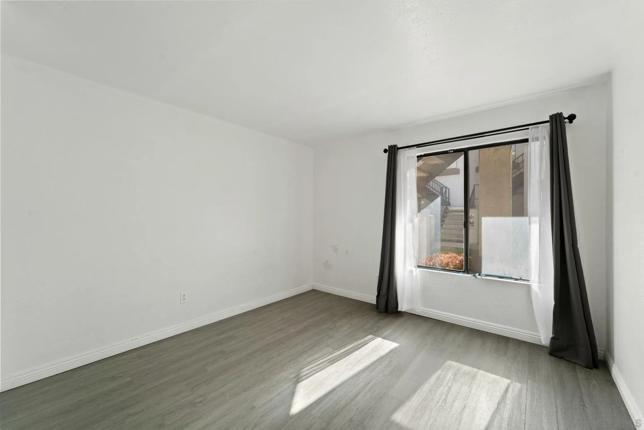 Photo #12: 240011235 Listing: Photo #12
