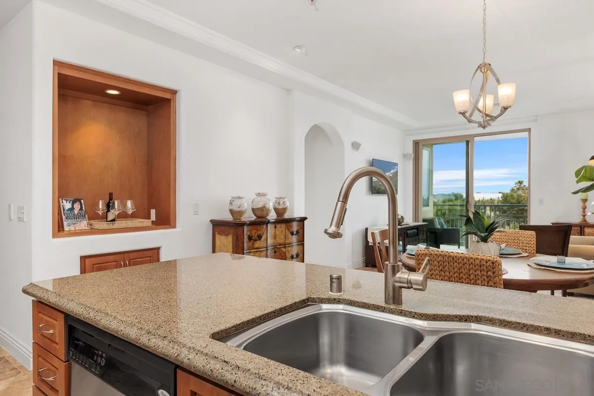 Photo #5: 240011308 Listing 