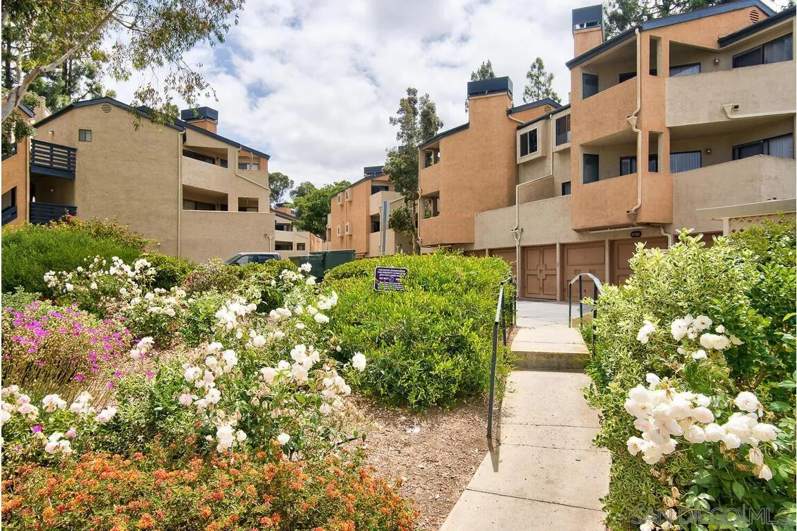 Photo #3: 240011374 Listing 
