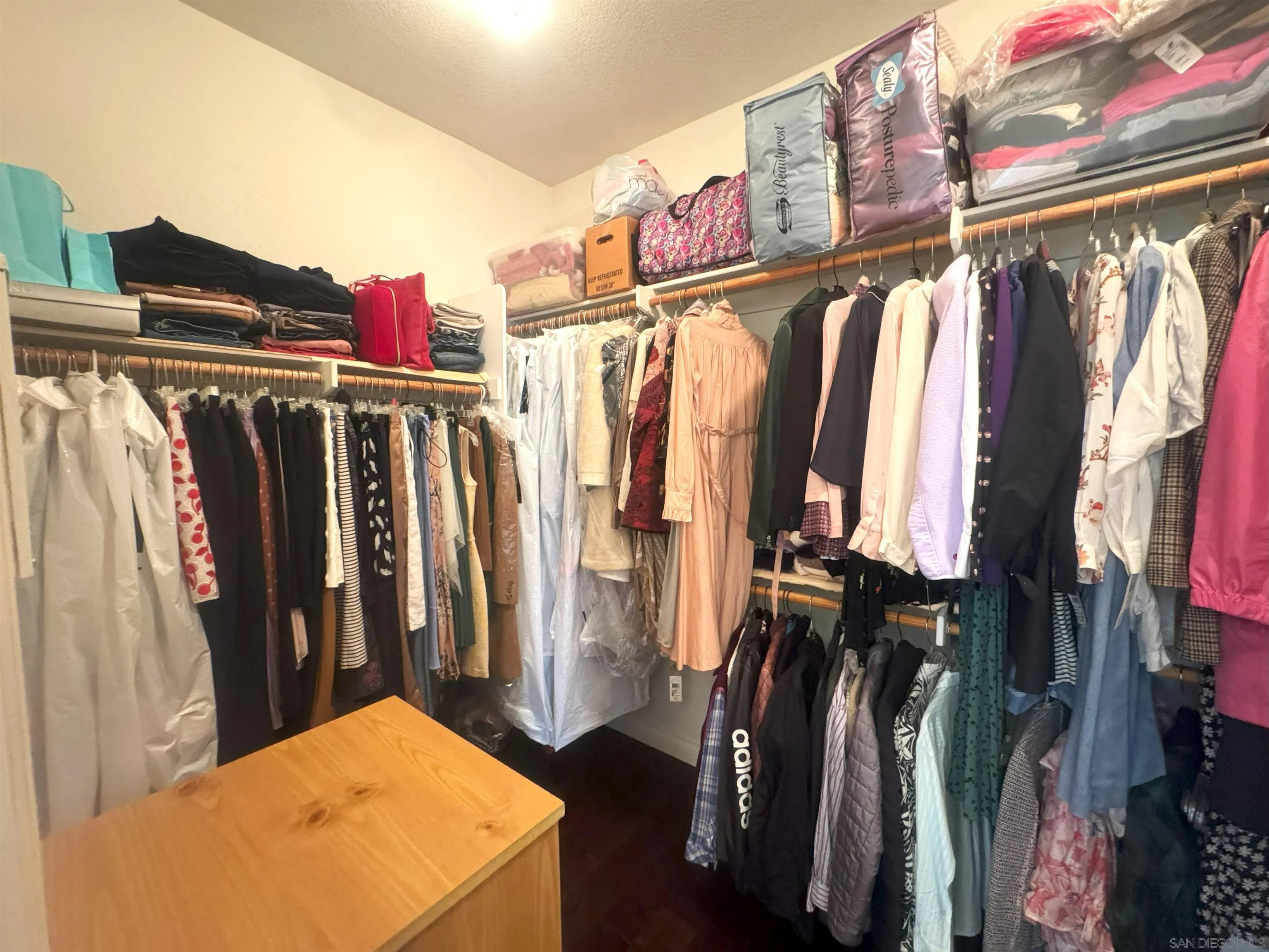 https://cdn.realtyfeed.com/cdn/127/240011417/a2e936236487bed53a8304cc109edf03.webp