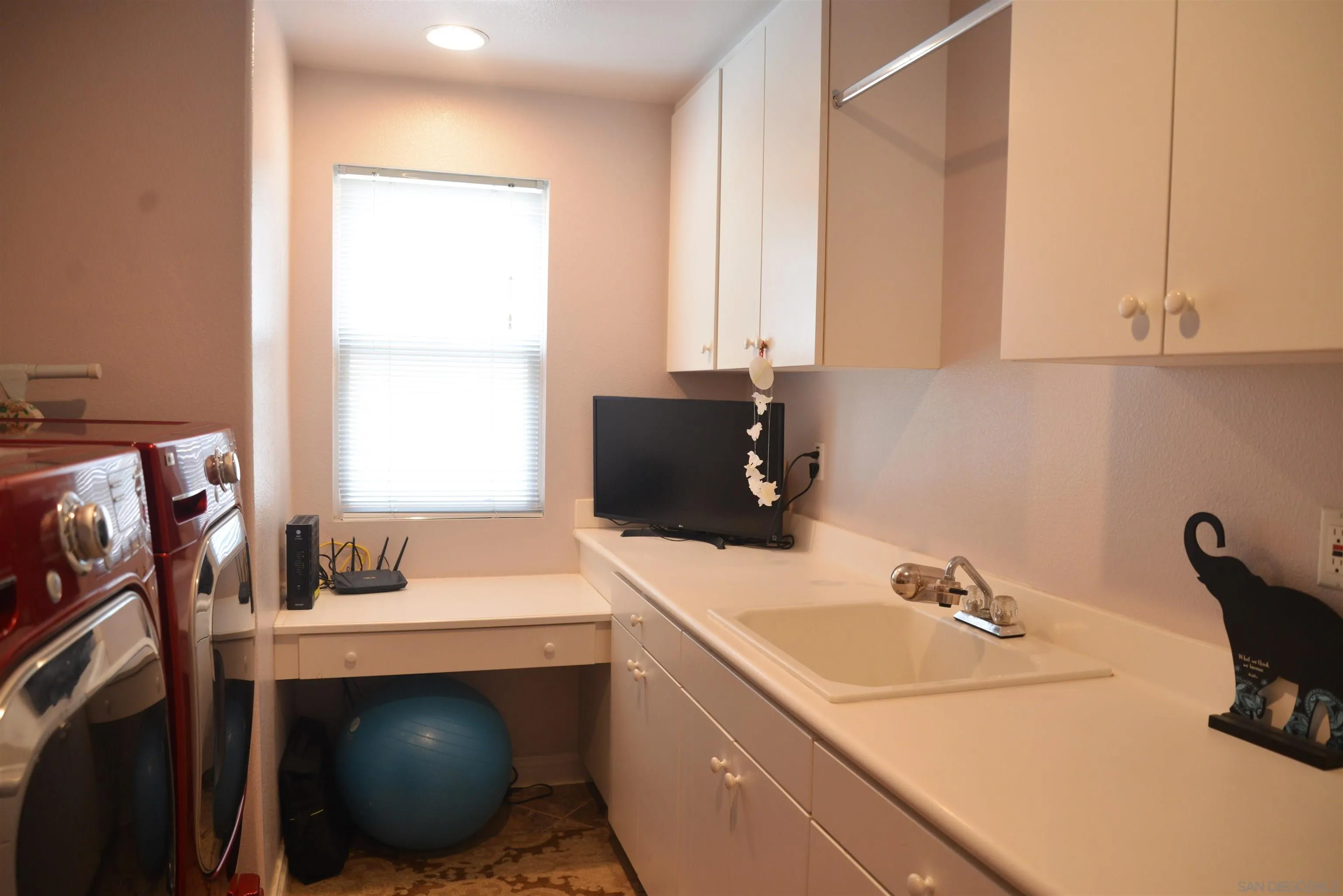 https://cdn.realtyfeed.com/cdn/127/240011417/b01f8329ff9f81140c52a50567218b73.webp