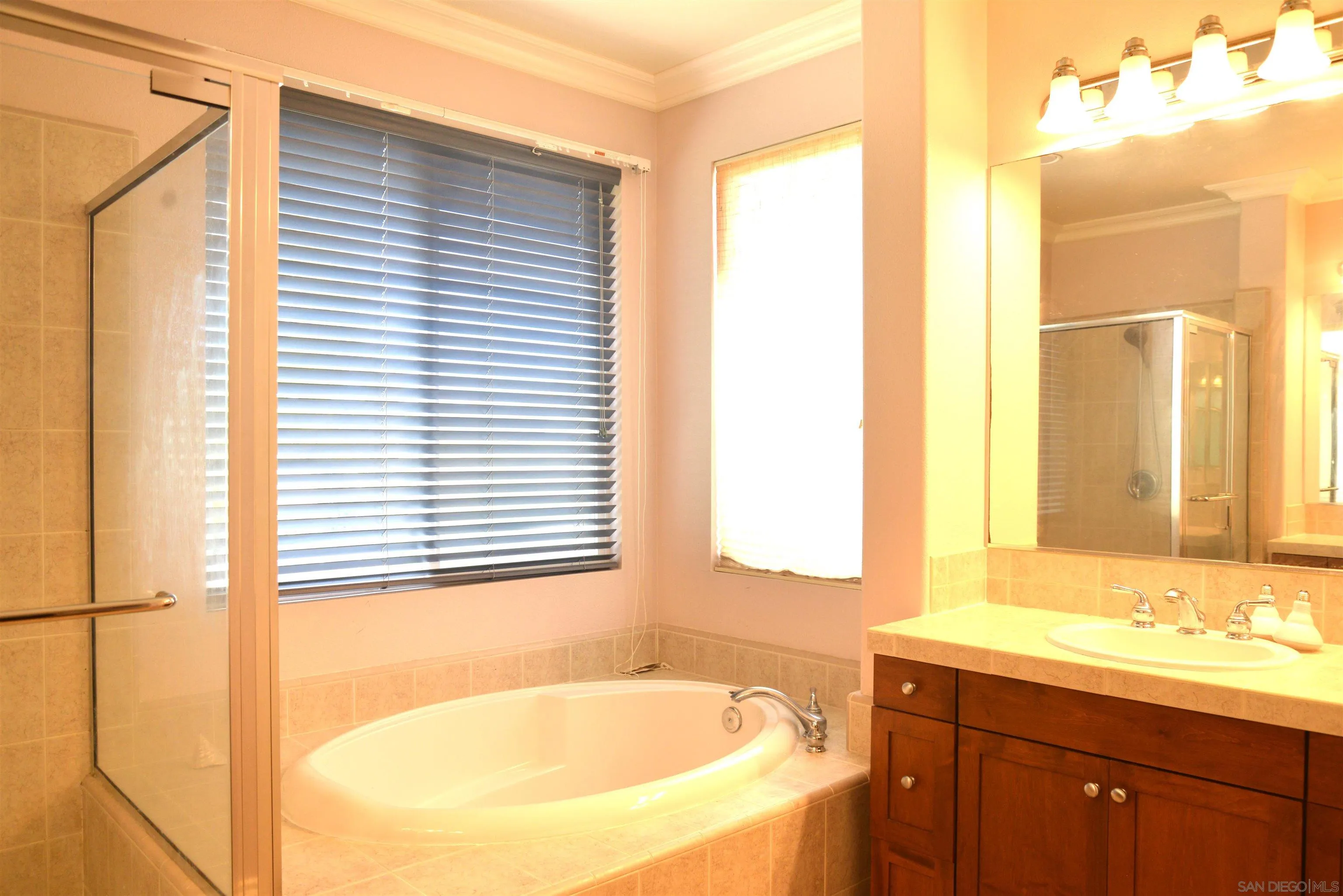 https://cdn.realtyfeed.com/cdn/127/240011417/ffba0a121bf819de6368c79df6b64542.webp