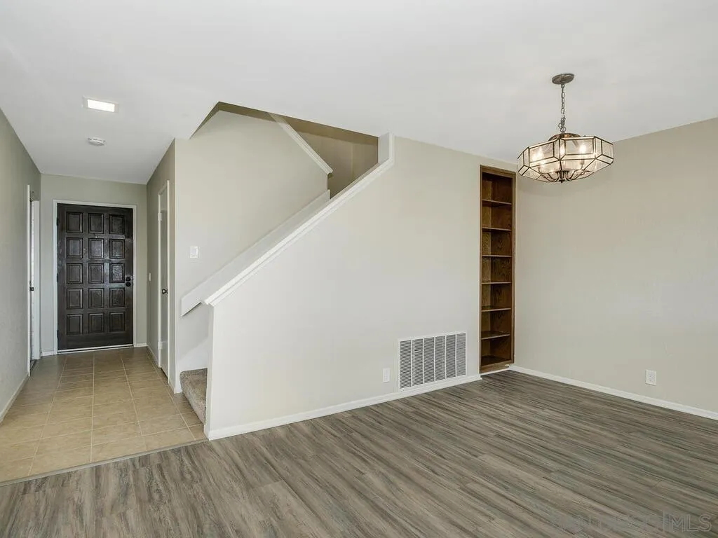 Photo #4: 240011576 Listing 