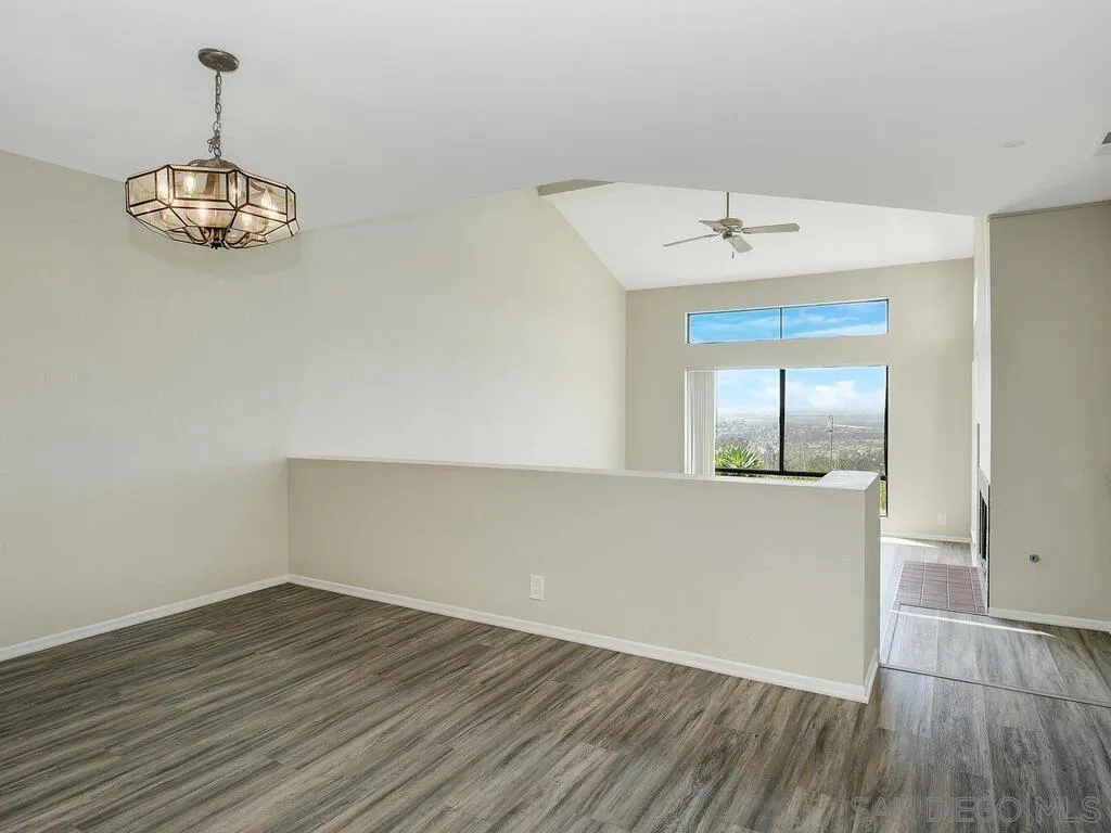 Photo #3: 240011576 Listing 